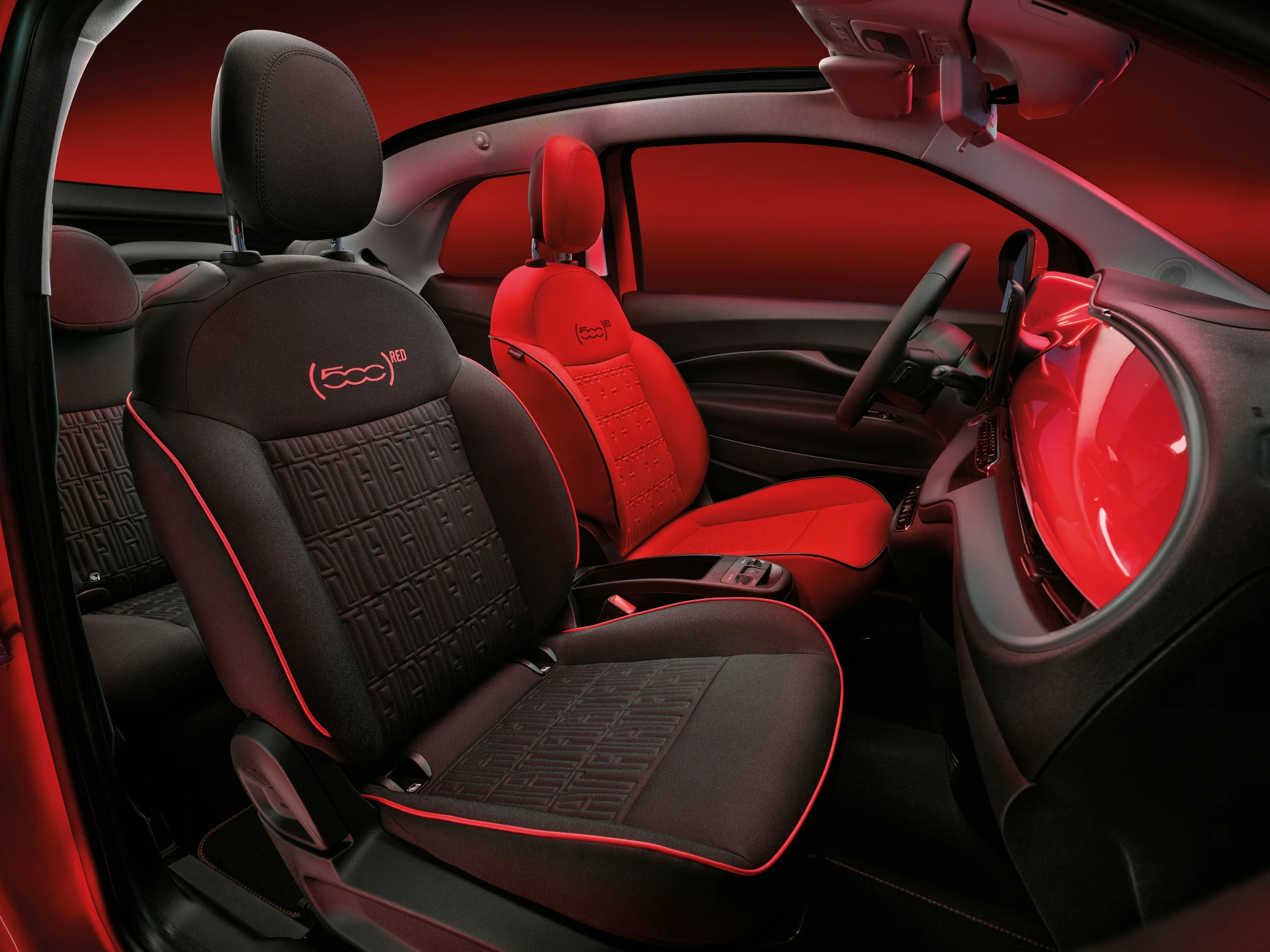 Fiat 500e 42 kWh frontseats view