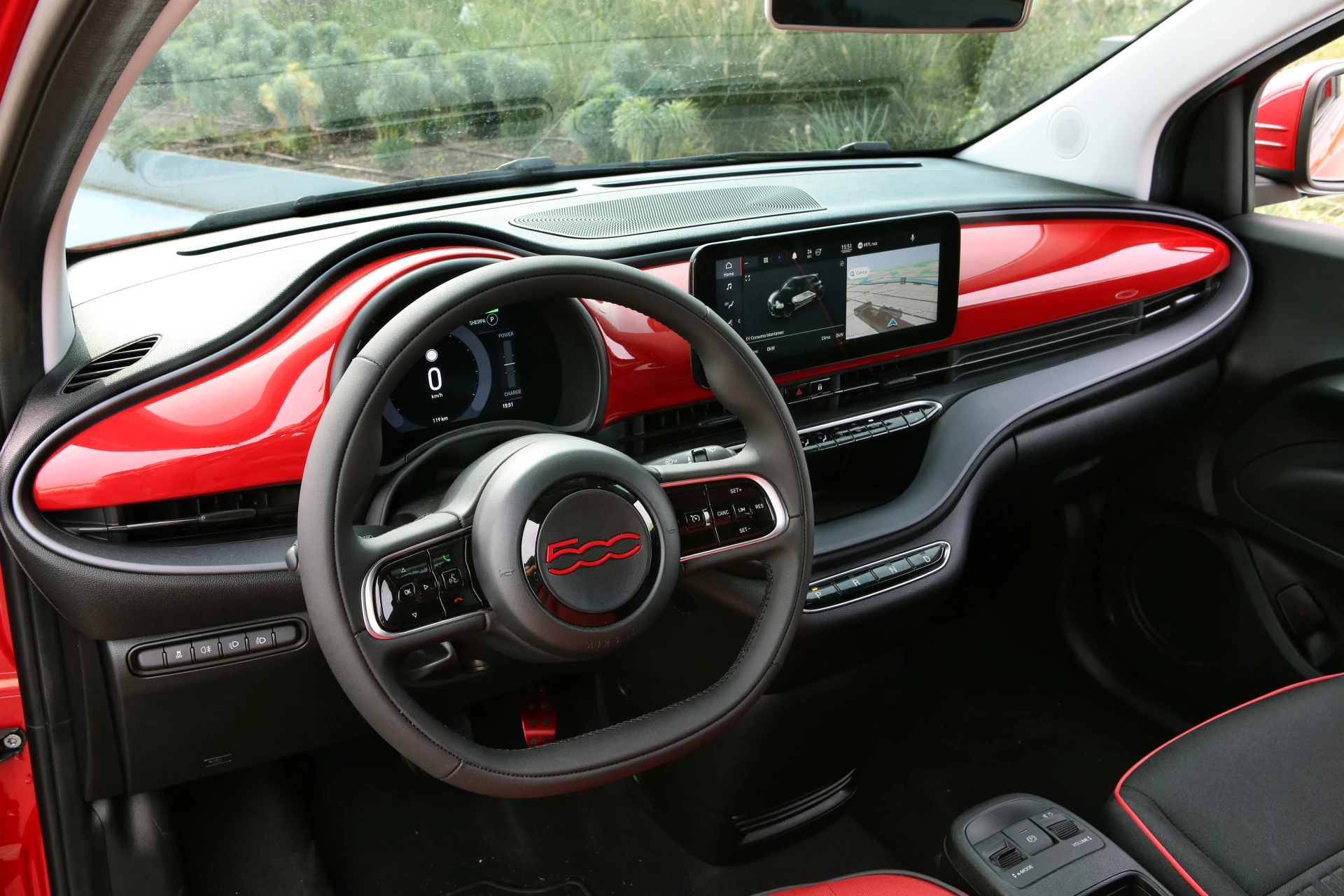 Fiat 500e 42 kWh interior view