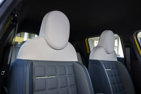 Fiat Grande Panda frontseats view