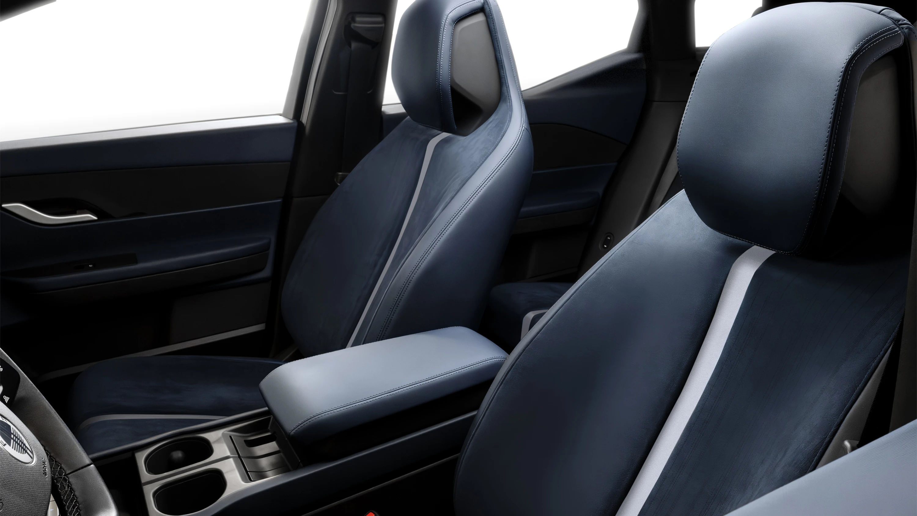 Fisker Ocean Extreme frontseats view
