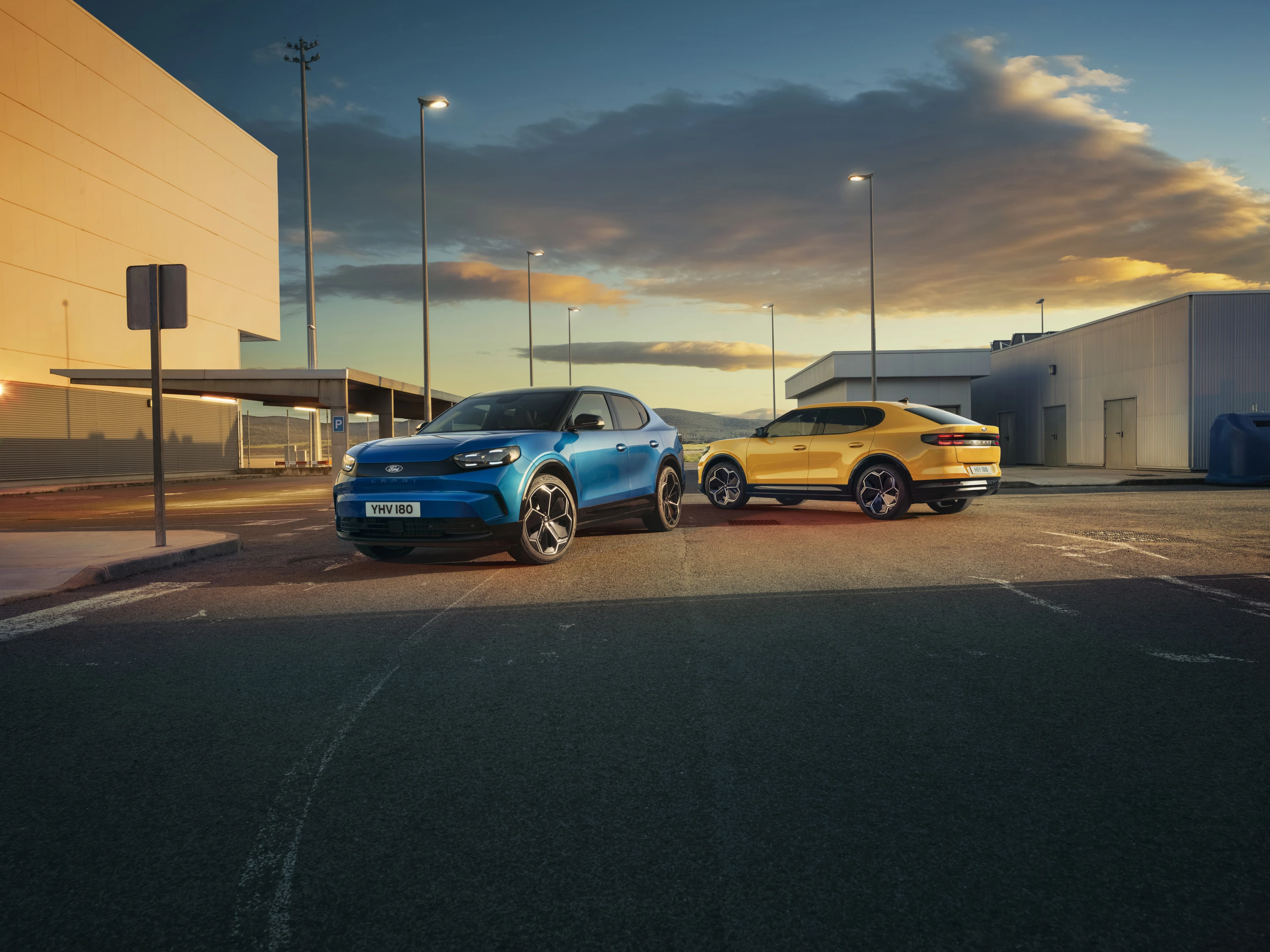 Ford Capri Extended Range AWD exterior view