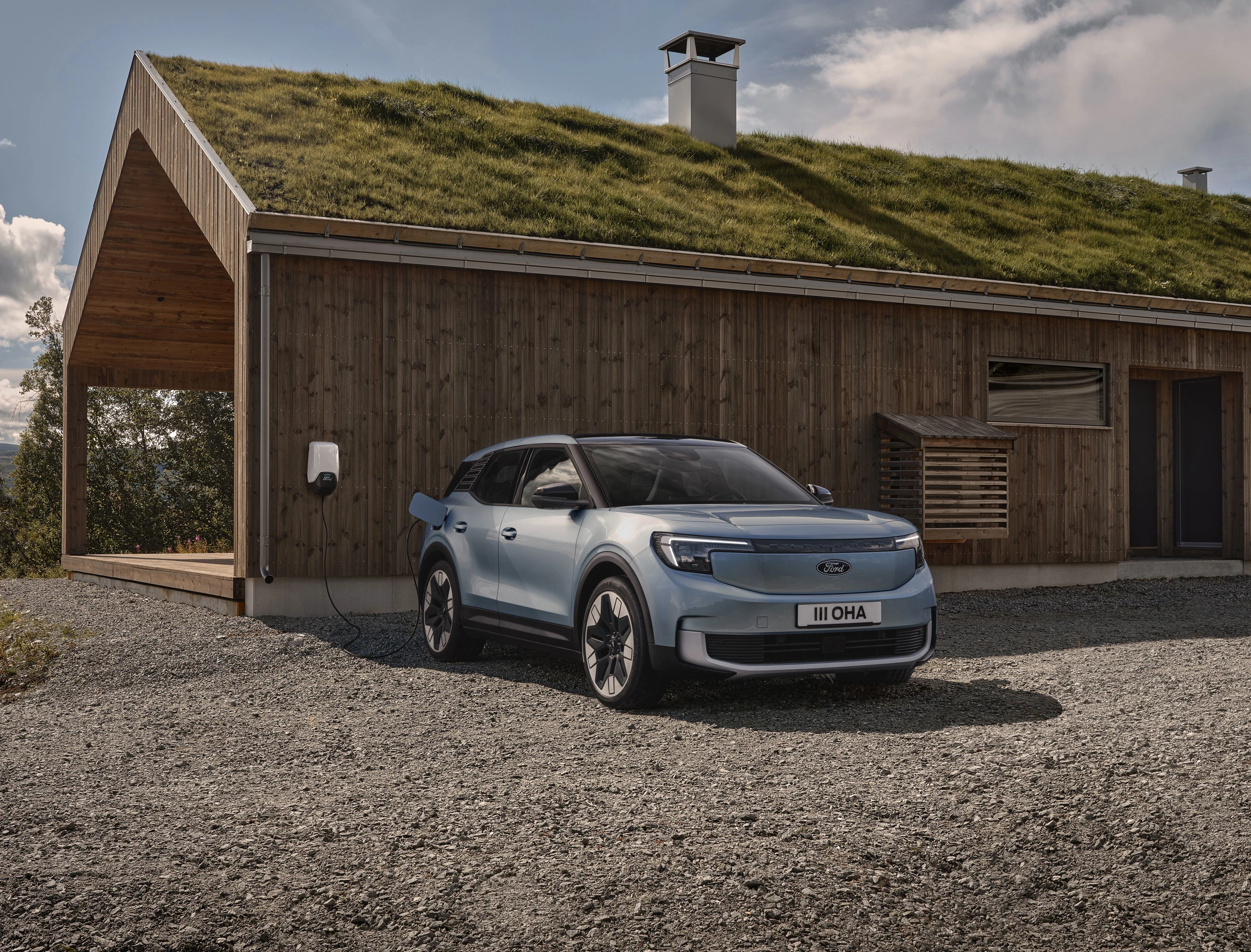 Ford Explorer Extended Range AWD charging view