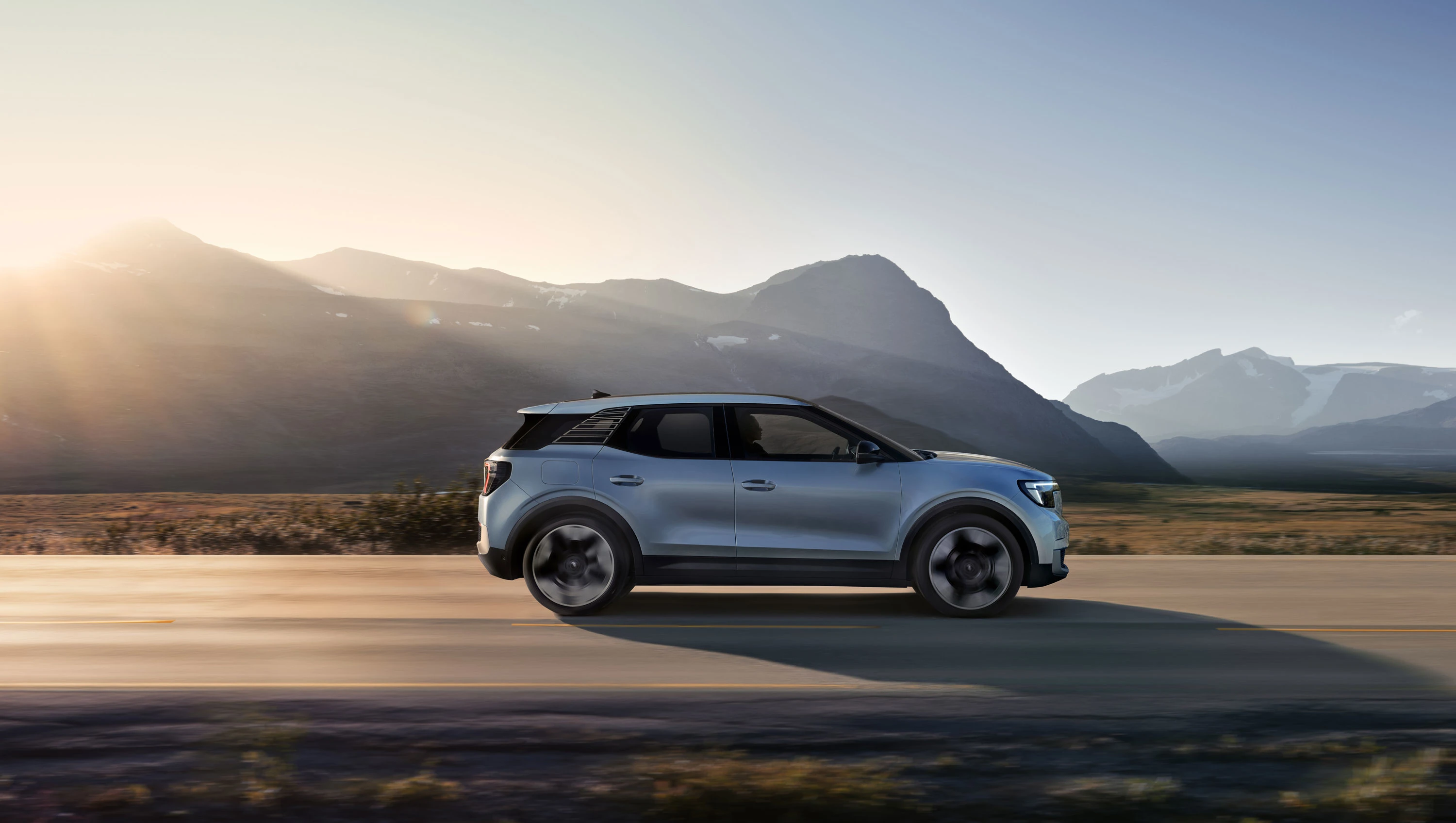 Ford Explorer Extended Range RWD exterior view