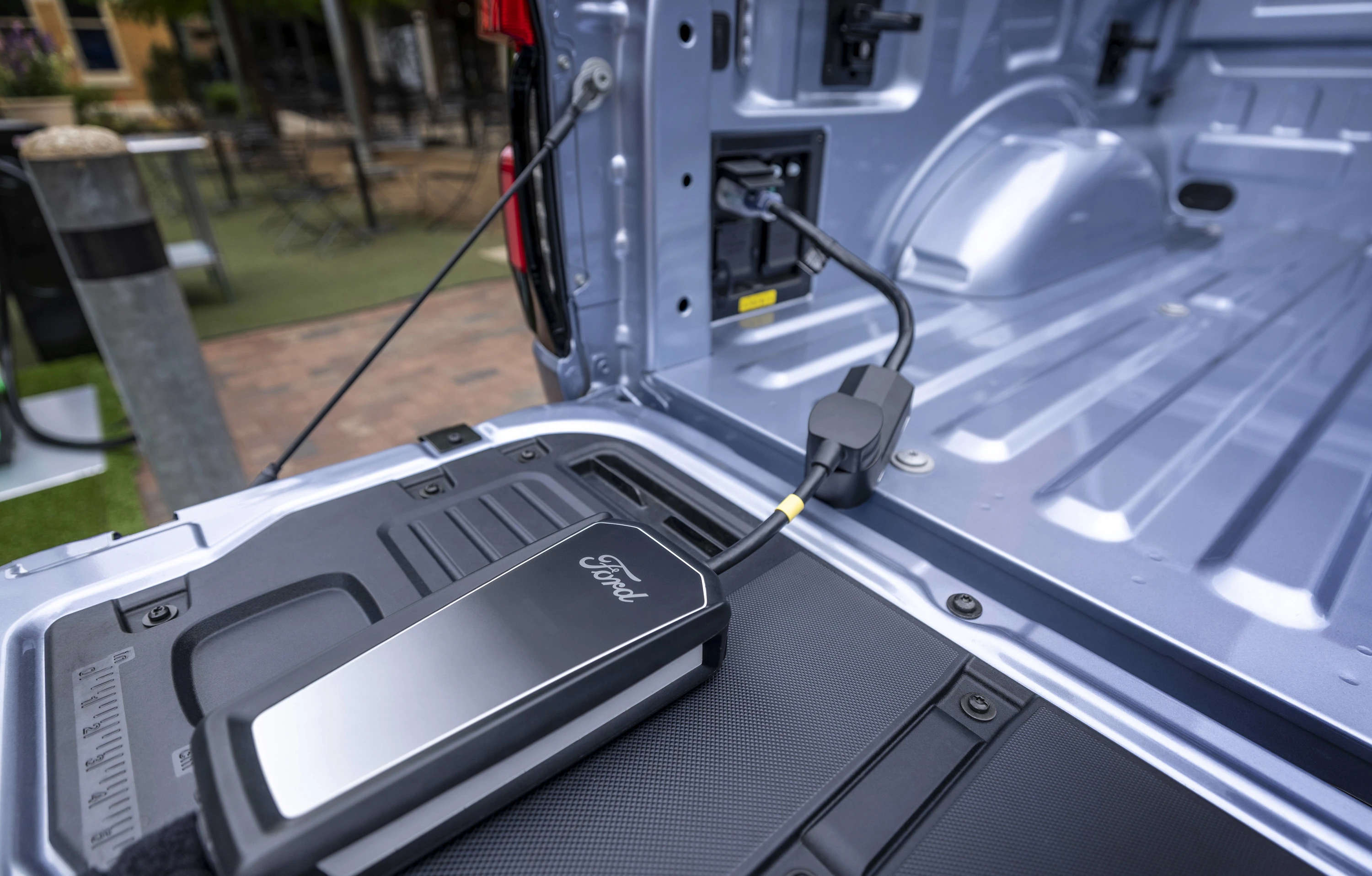 Ford F150 Lightning Extended Range v2l view