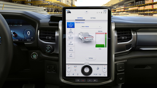 Ford F150 Lightning Standard Range screens view