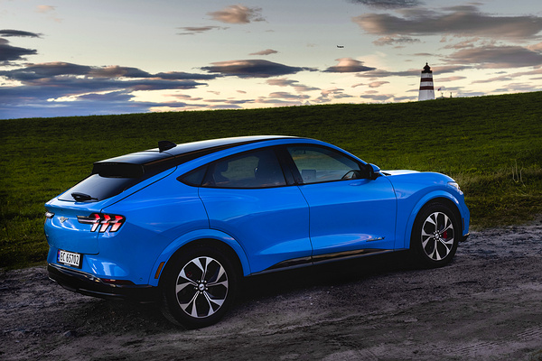 Ford Mustang Mach-E Standard Range AWD exterior view