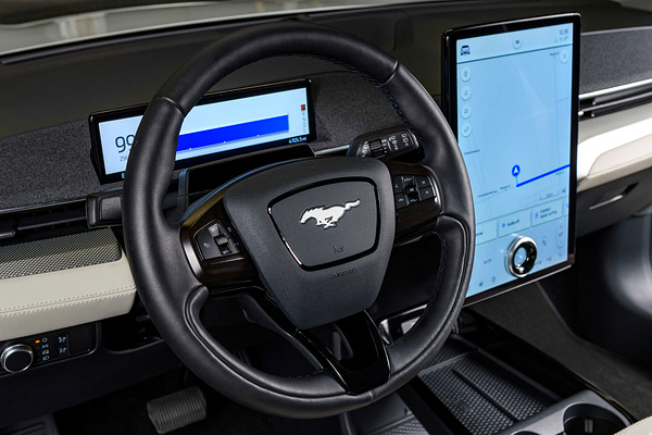 Ford Mustang Mach-E Standard Range AWD screens view