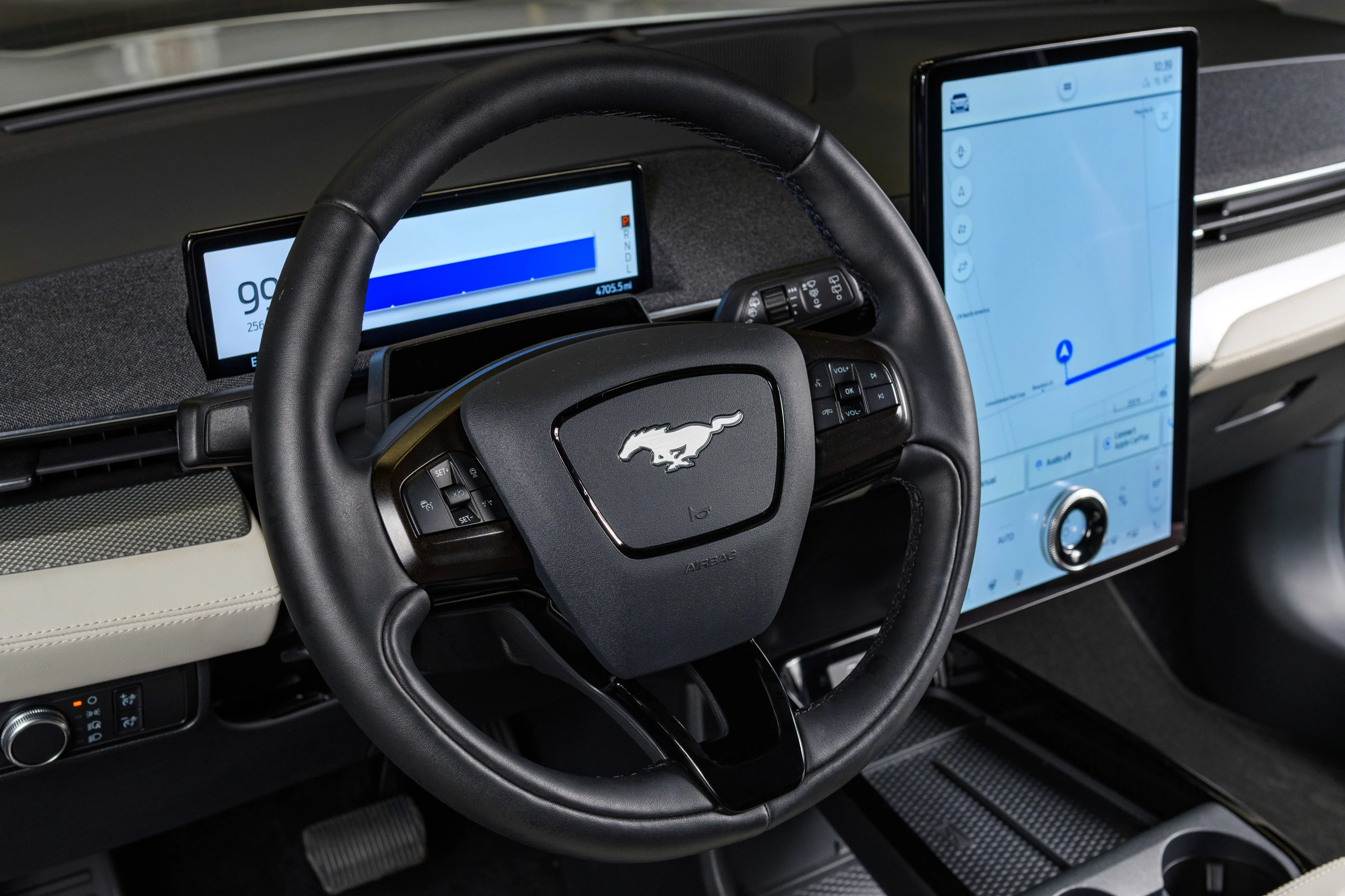 Ford Mustang Mach-E Standard Range RWD screens view