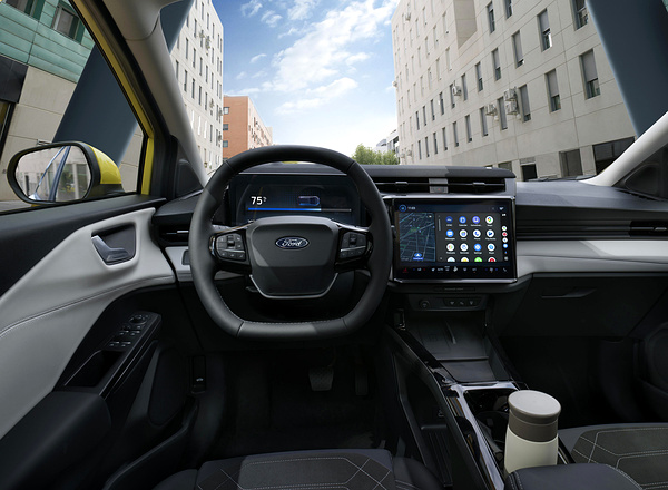 Ford Puma Gen-E screens view