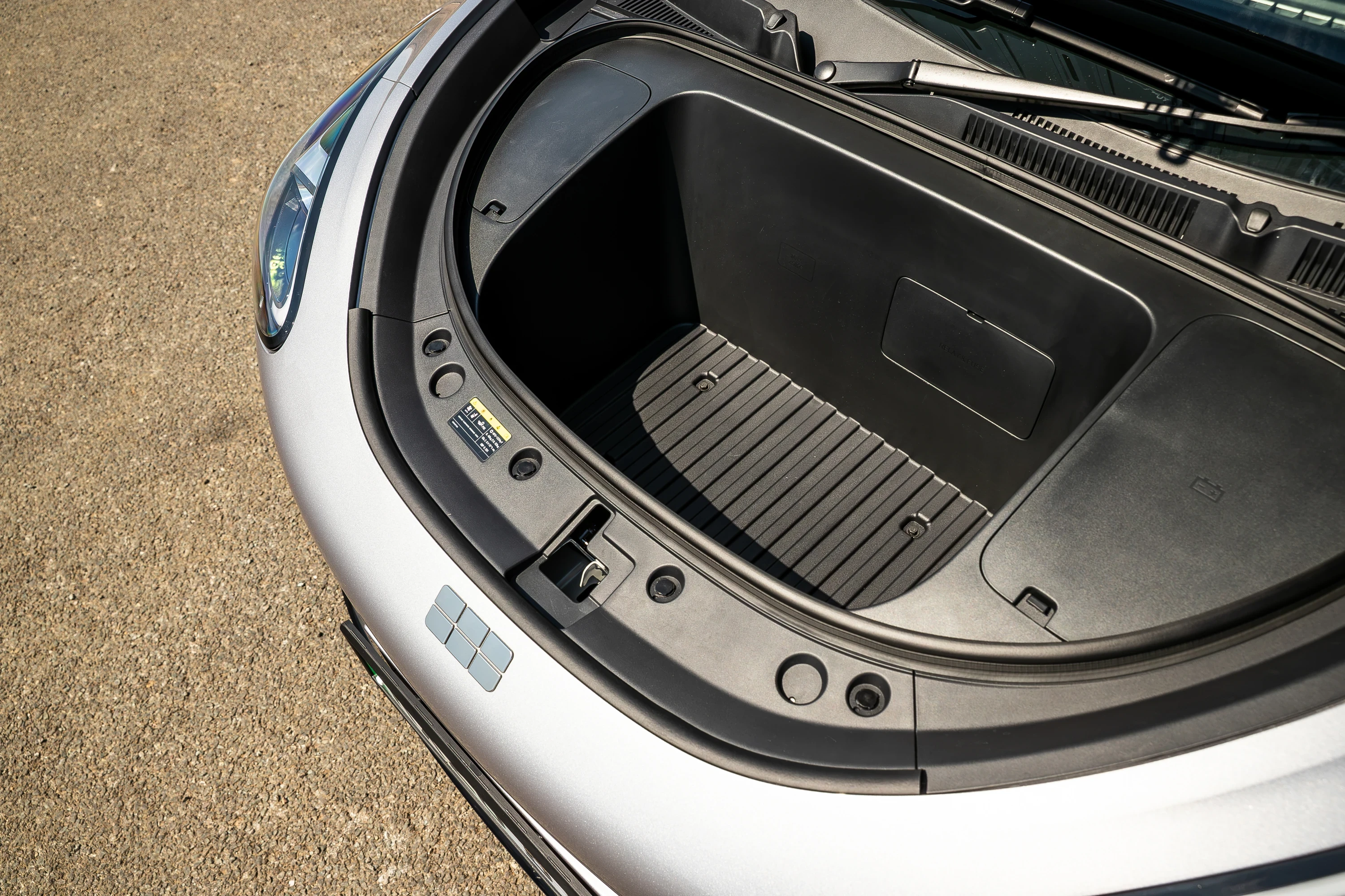 Geely EX2 47.1 kWh frunk view