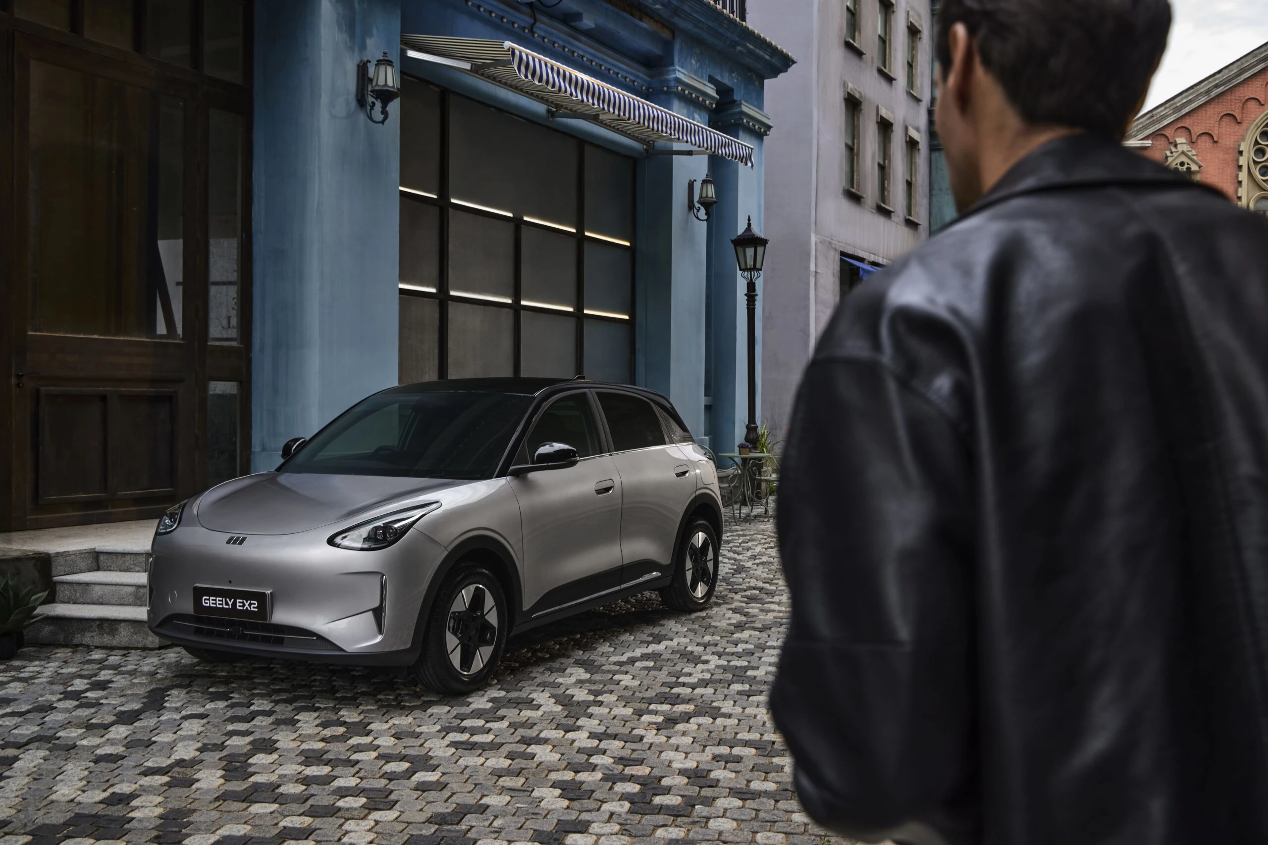 Geely EX2 47.1 kWh exterior view