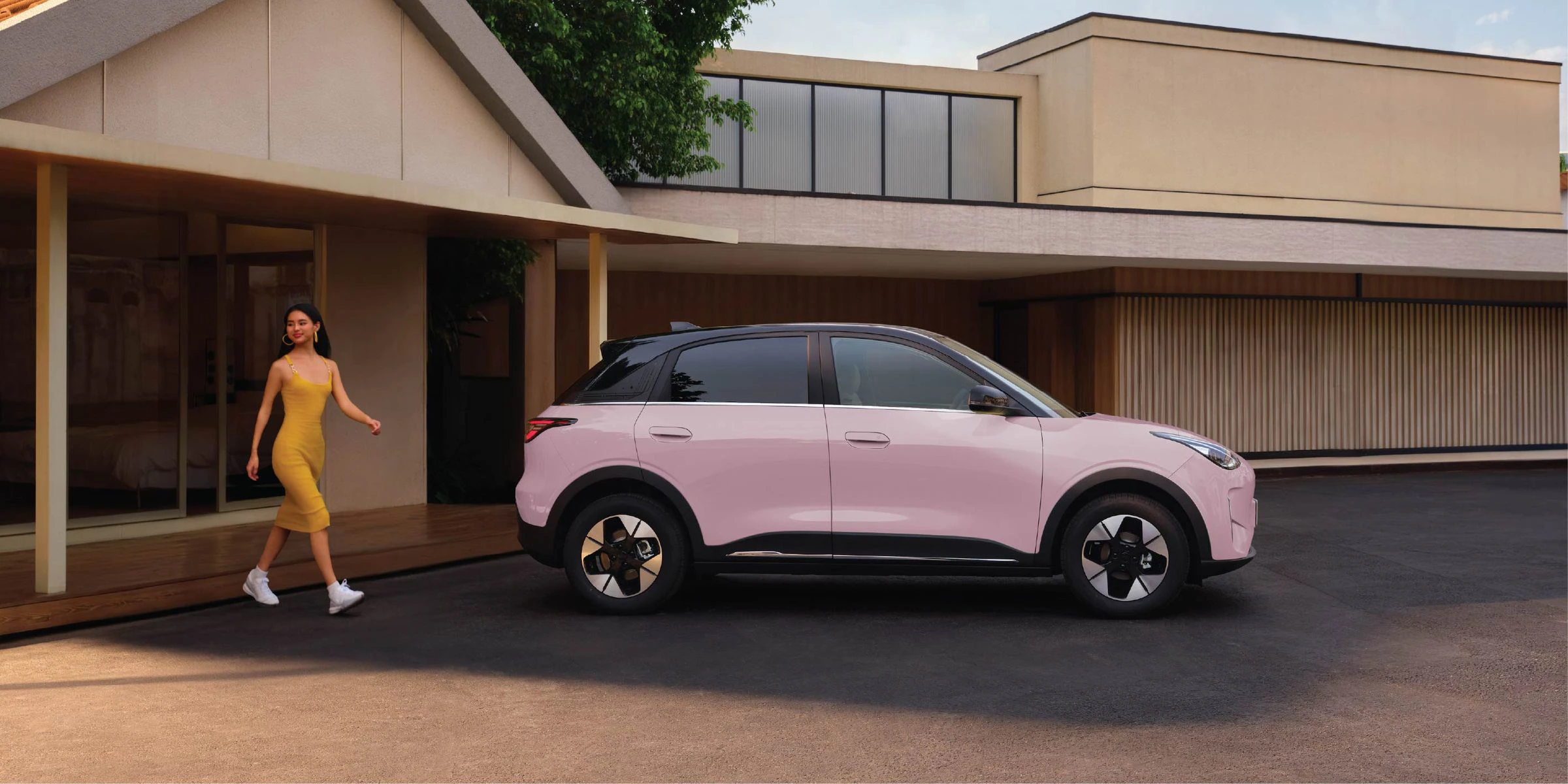 Geely EX2 47.1 kWh exterior view