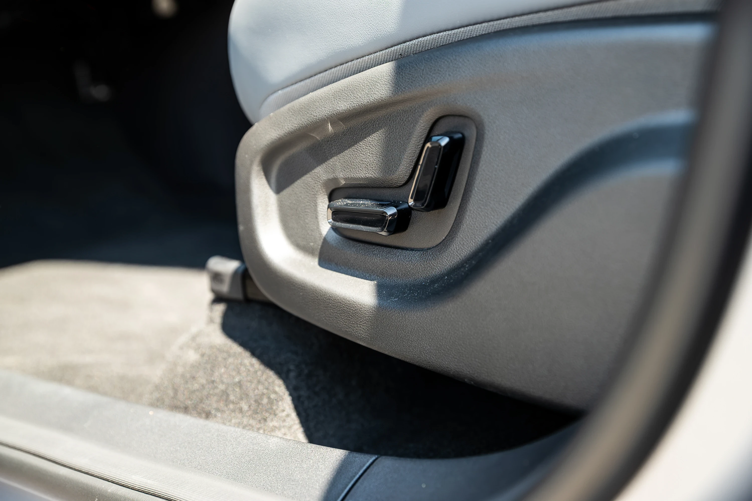 Geely EX2 47.1 kWh details view