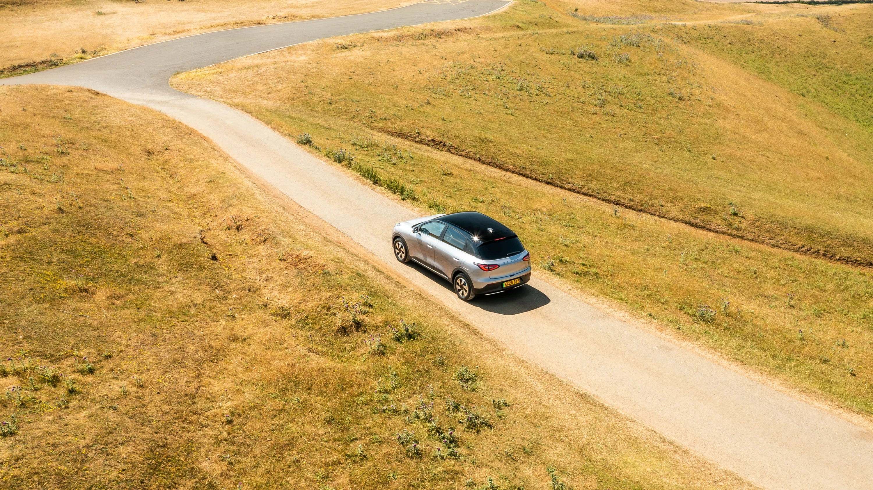 Geely EX2 47.1 kWh dynamic view