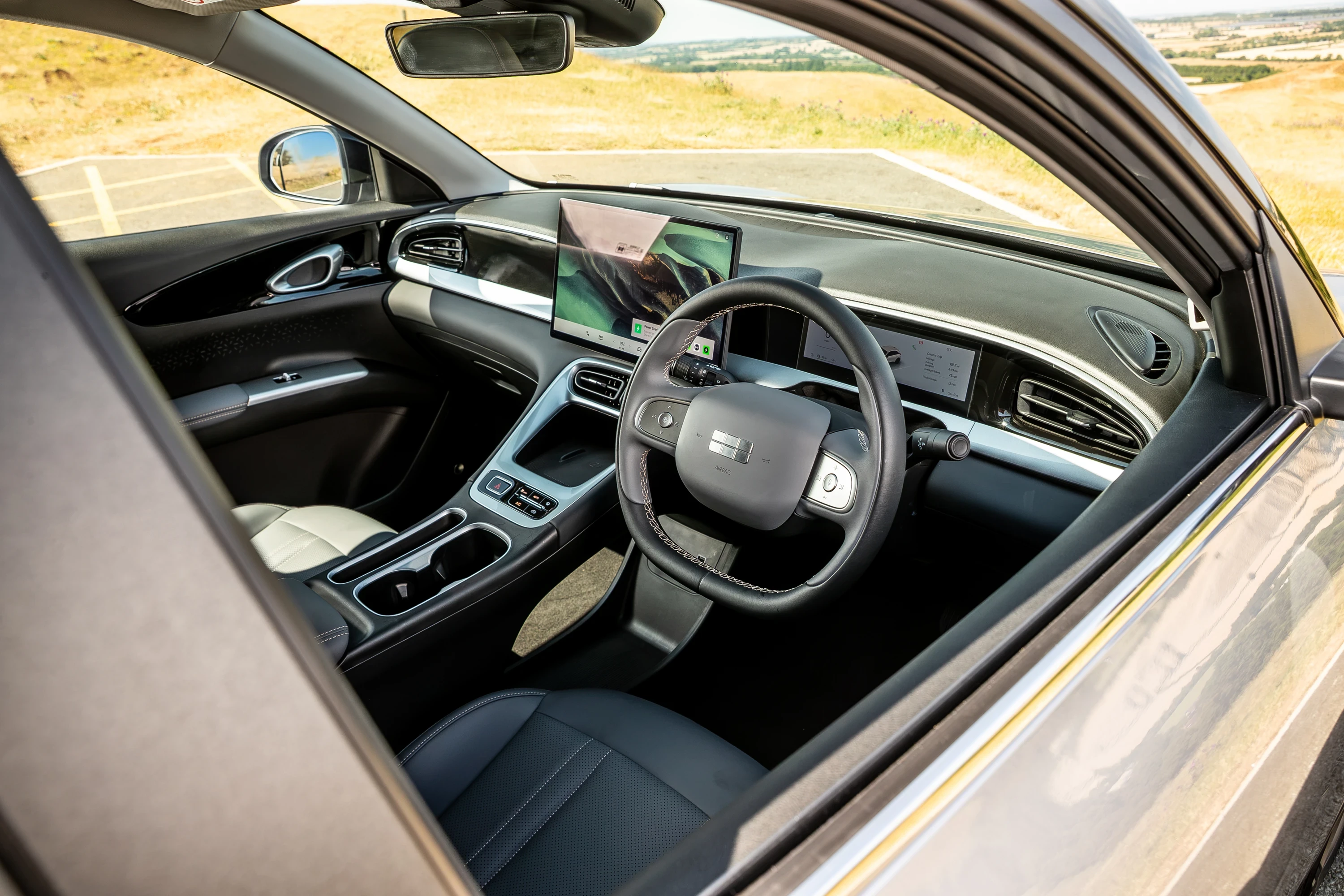 Geely EX2 47.1 kWh interior view