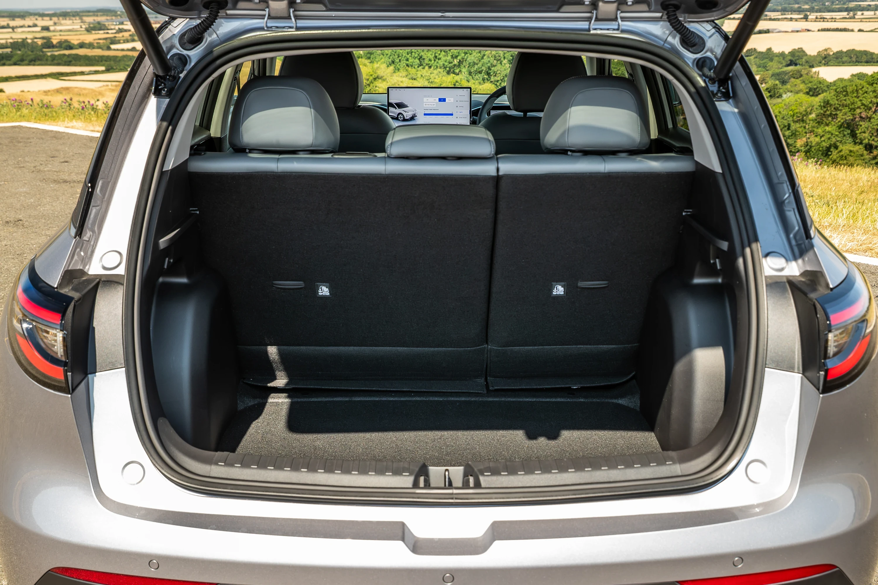 Geely EX2 47.1 kWh trunk view
