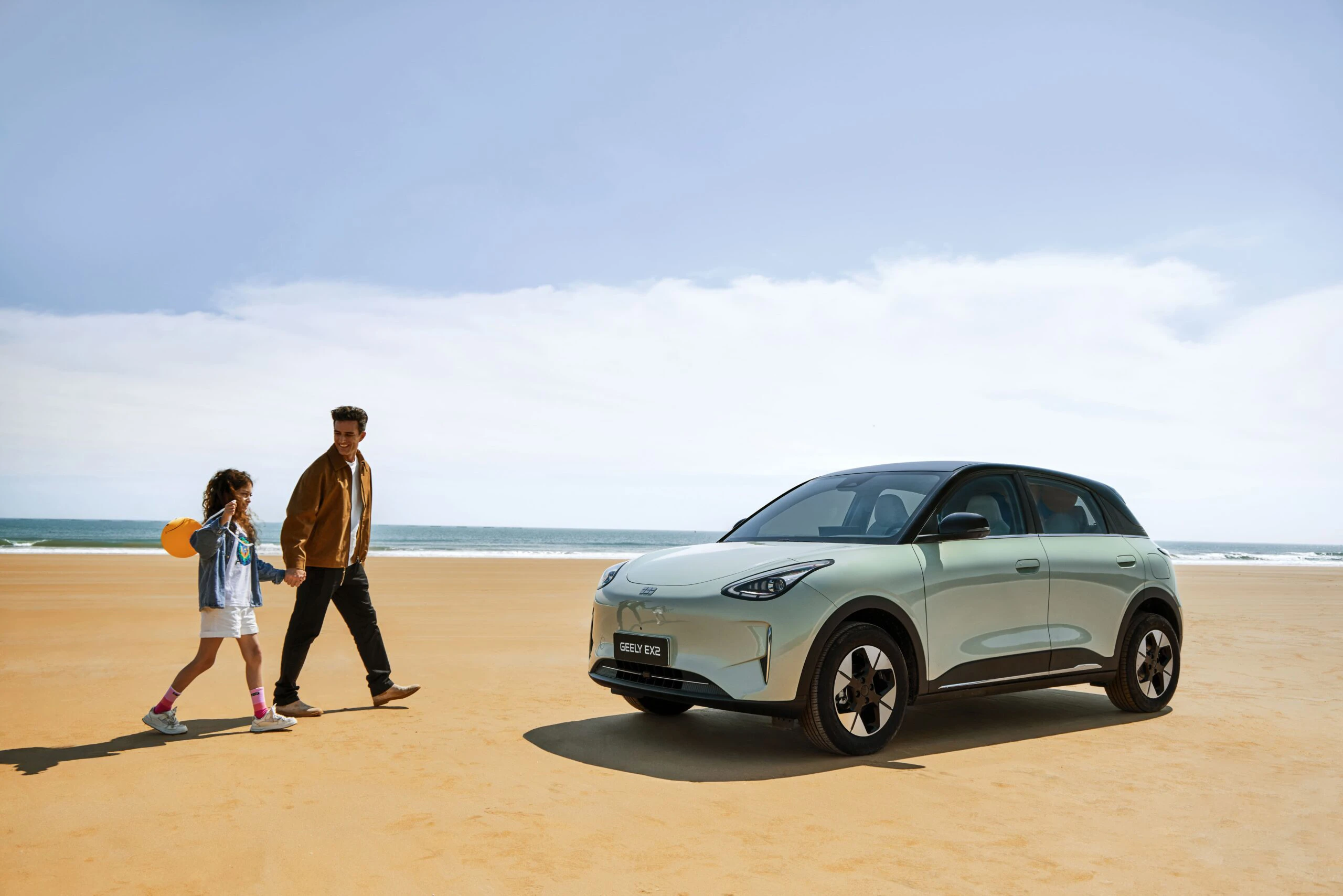 Geely EX2 47.1 kWh lifestyle view