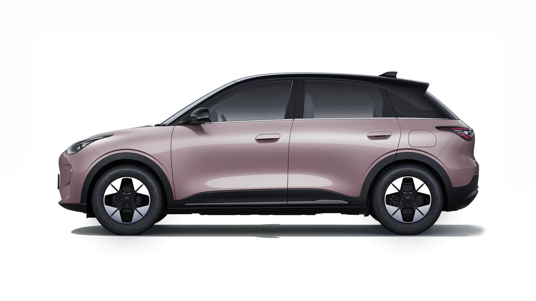 Geely EX2 47.1 kWh exterior view