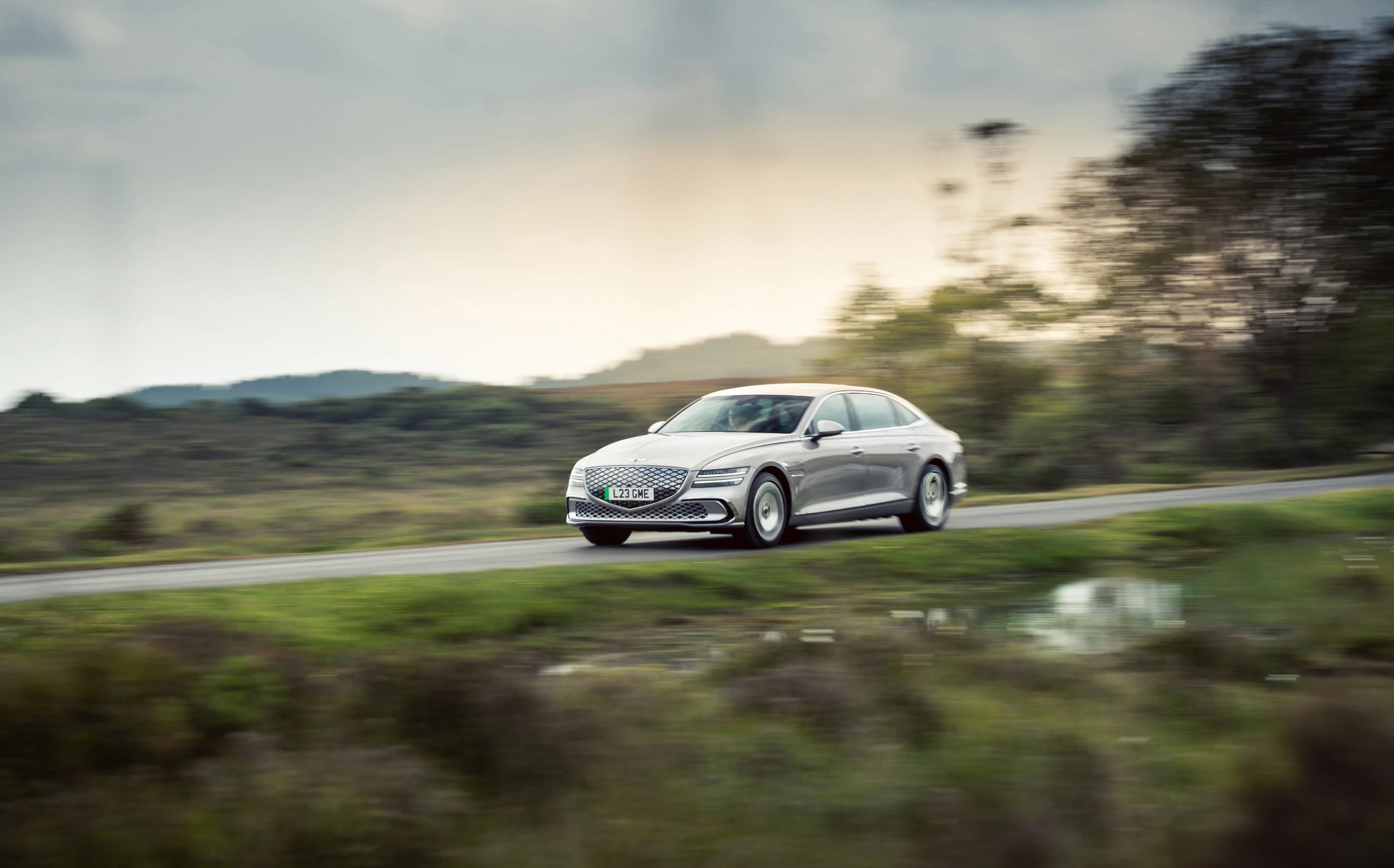 Genesis G80 Electrified AWD 87kWh exterior view
