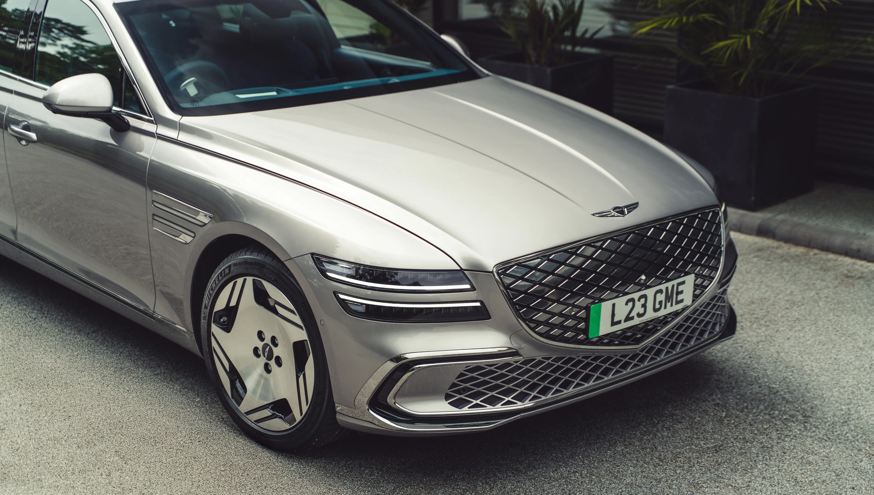 Genesis G80 Electrified AWD 87kWh exterior view
