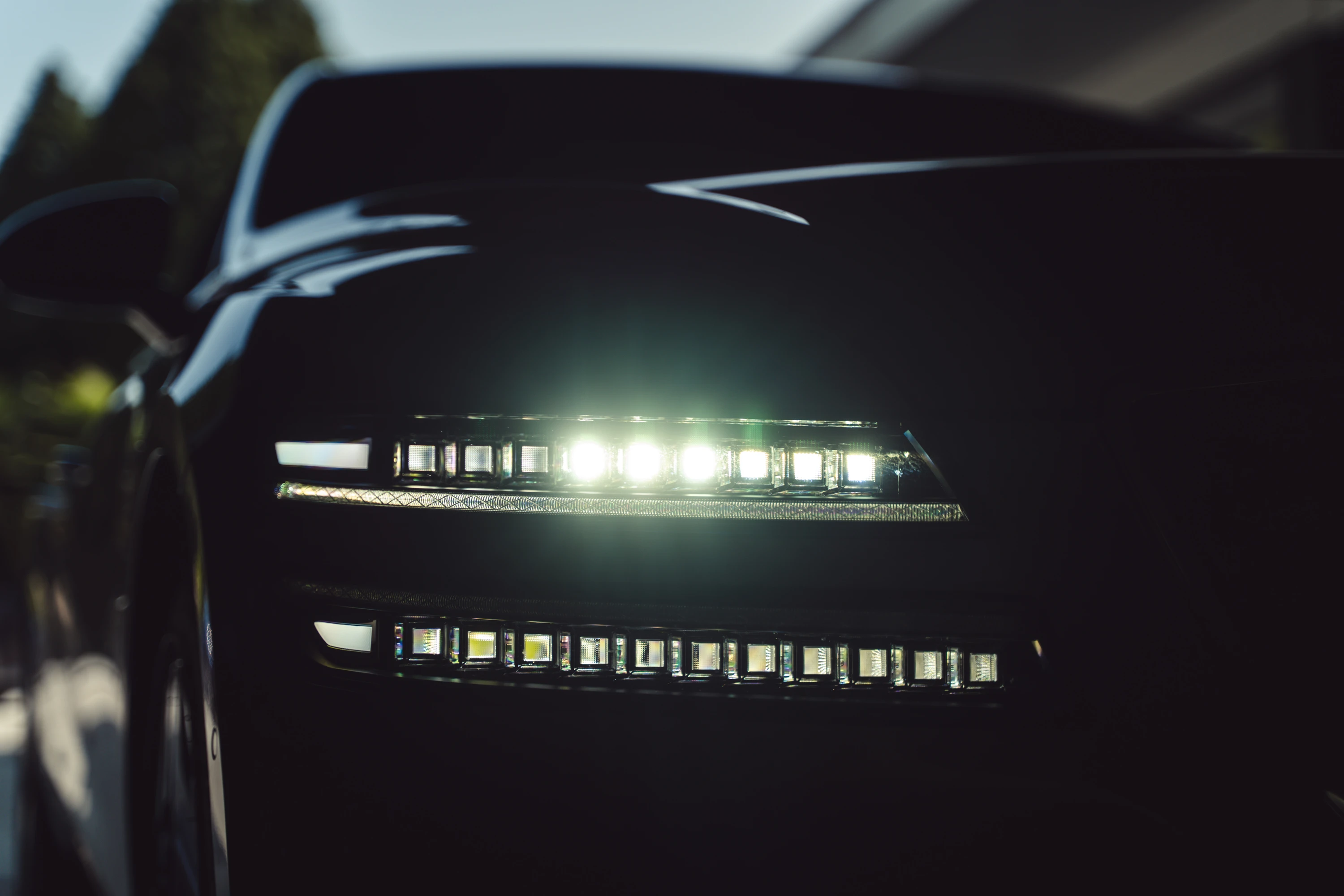 Genesis G80 Electrified AWD 87kWh headlights view