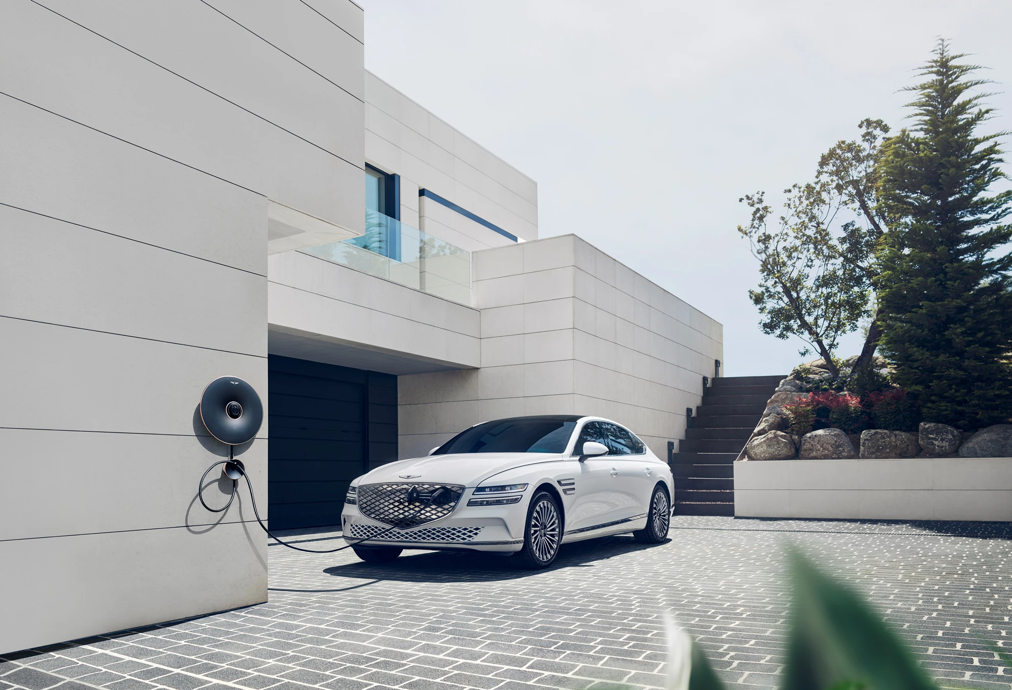 Genesis G80 Electrified AWD 87kWh charging view