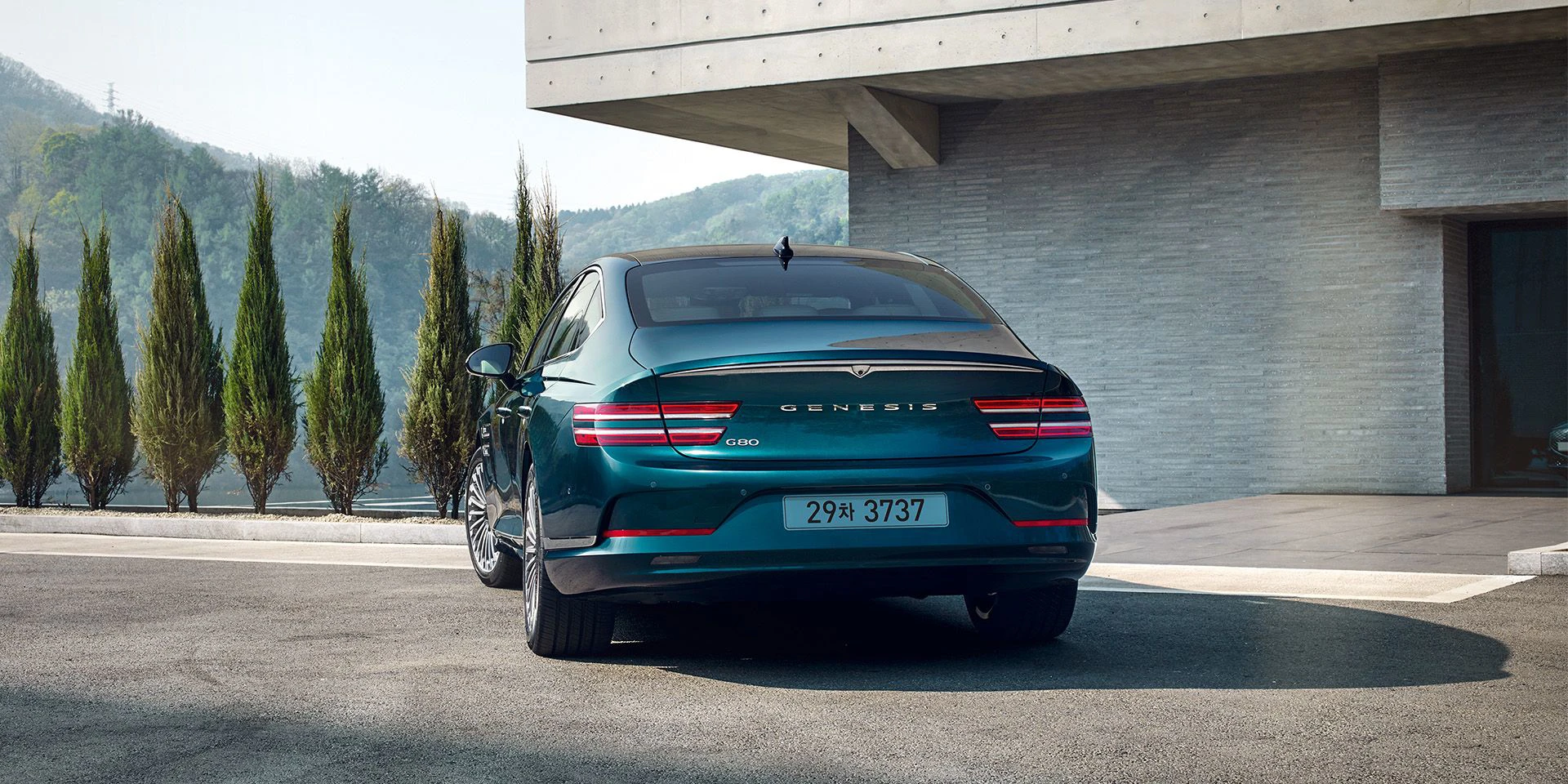 Genesis G80 Electrified AWD 87kWh exterior view