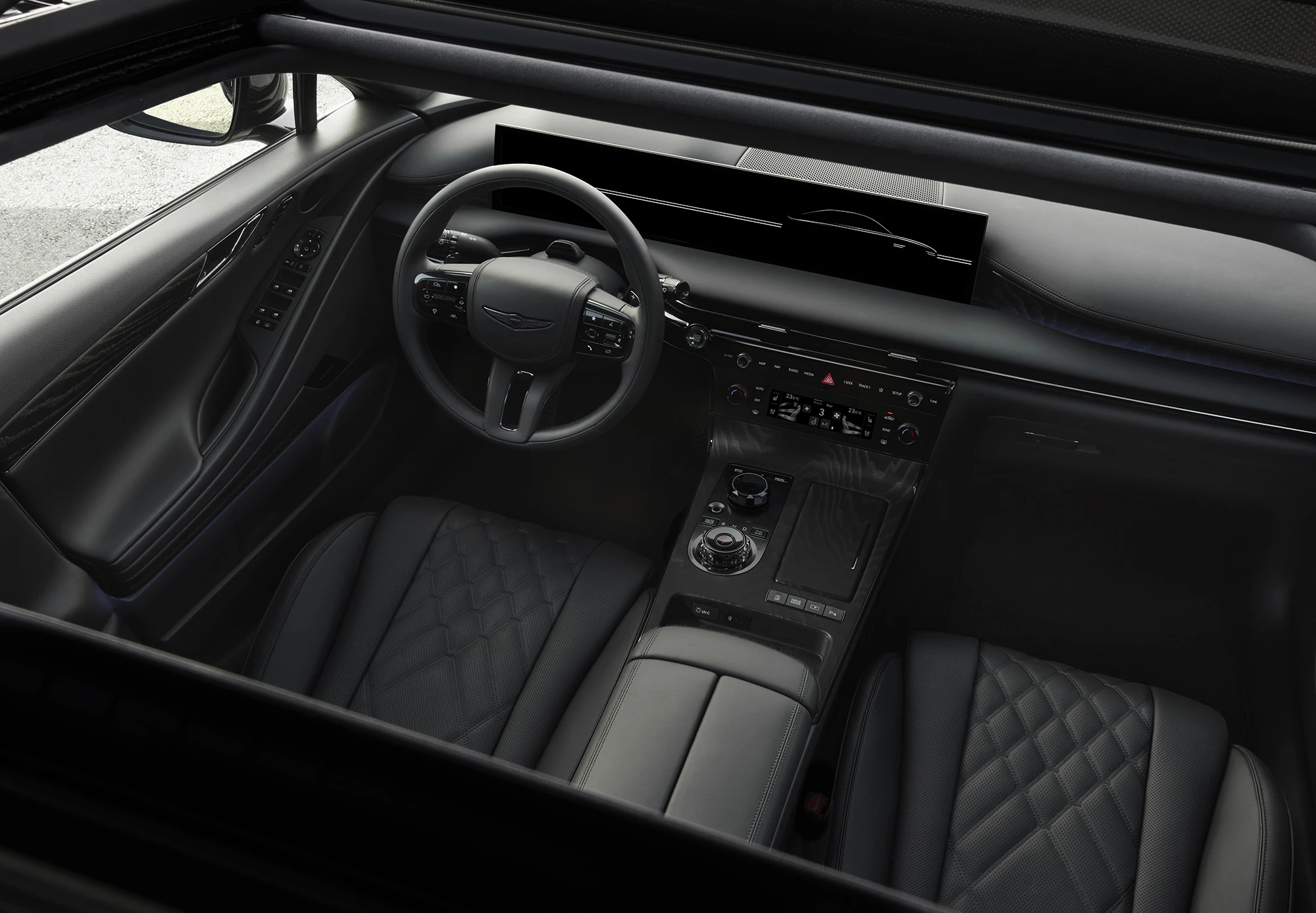 Genesis G80 Electrified AWD 87kWh frontseats view