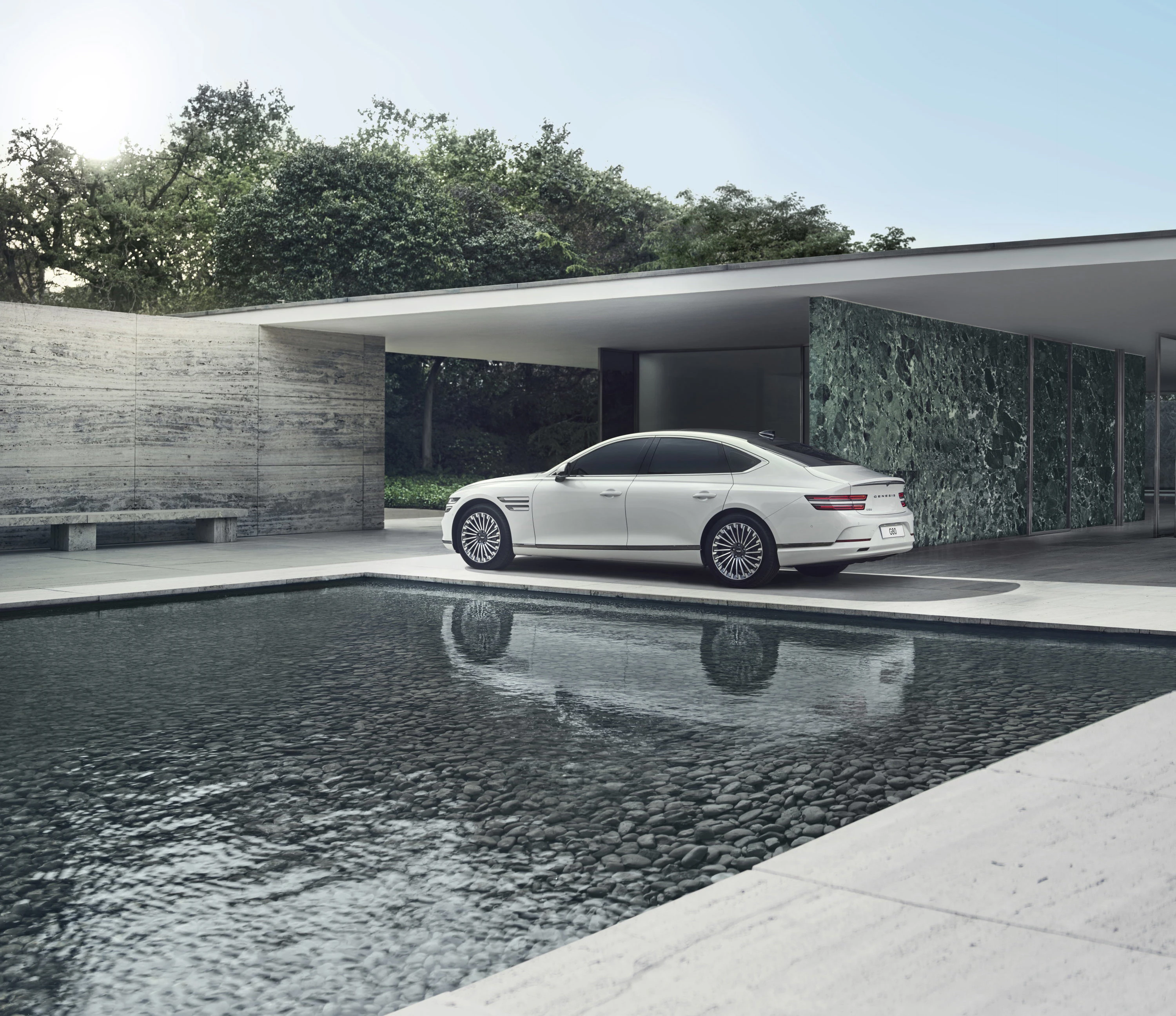 Genesis G80 Electrified AWD 87kWh exterior view