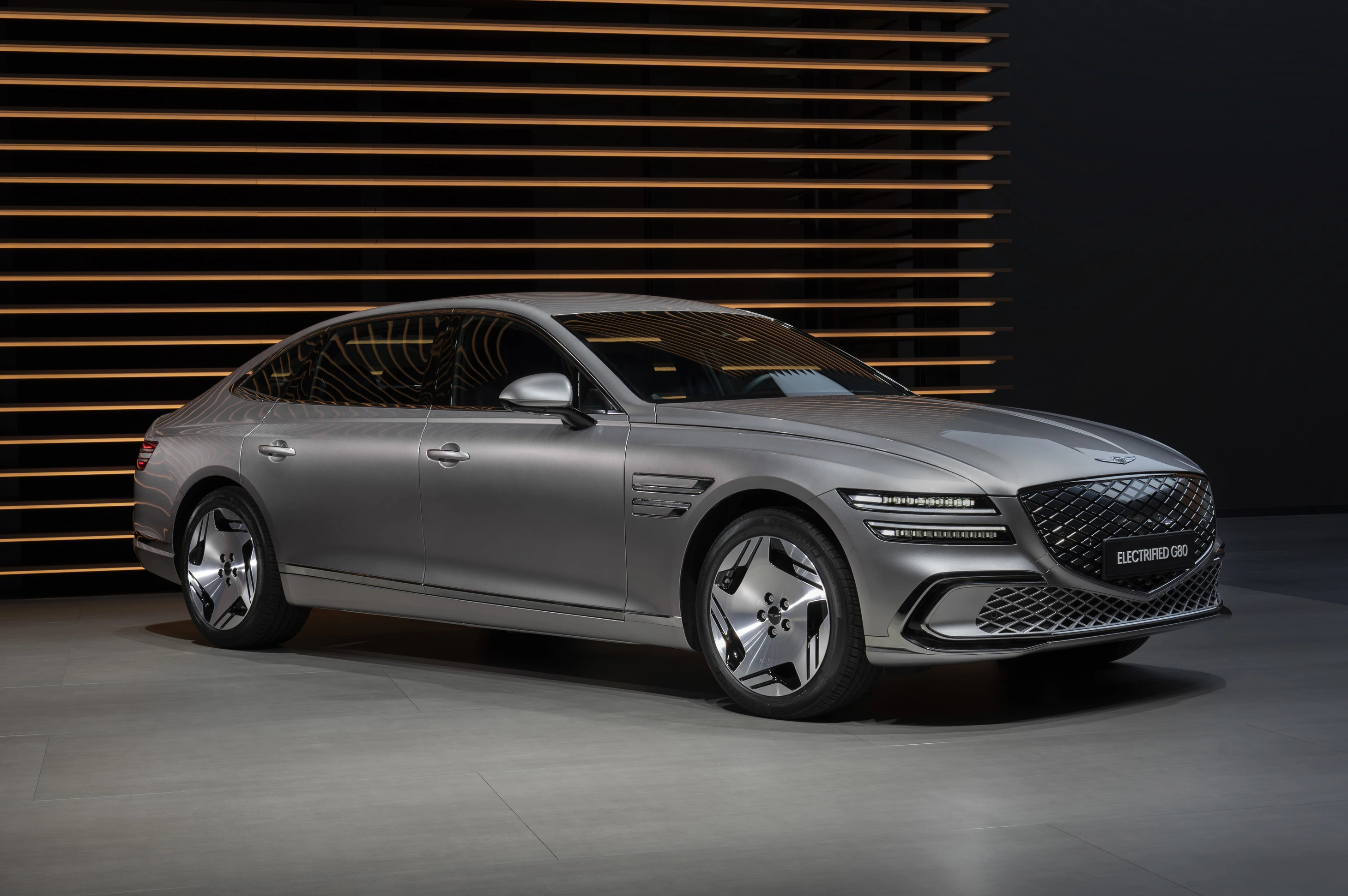 Genesis G80 Electrified AWD 87kWh exterior view