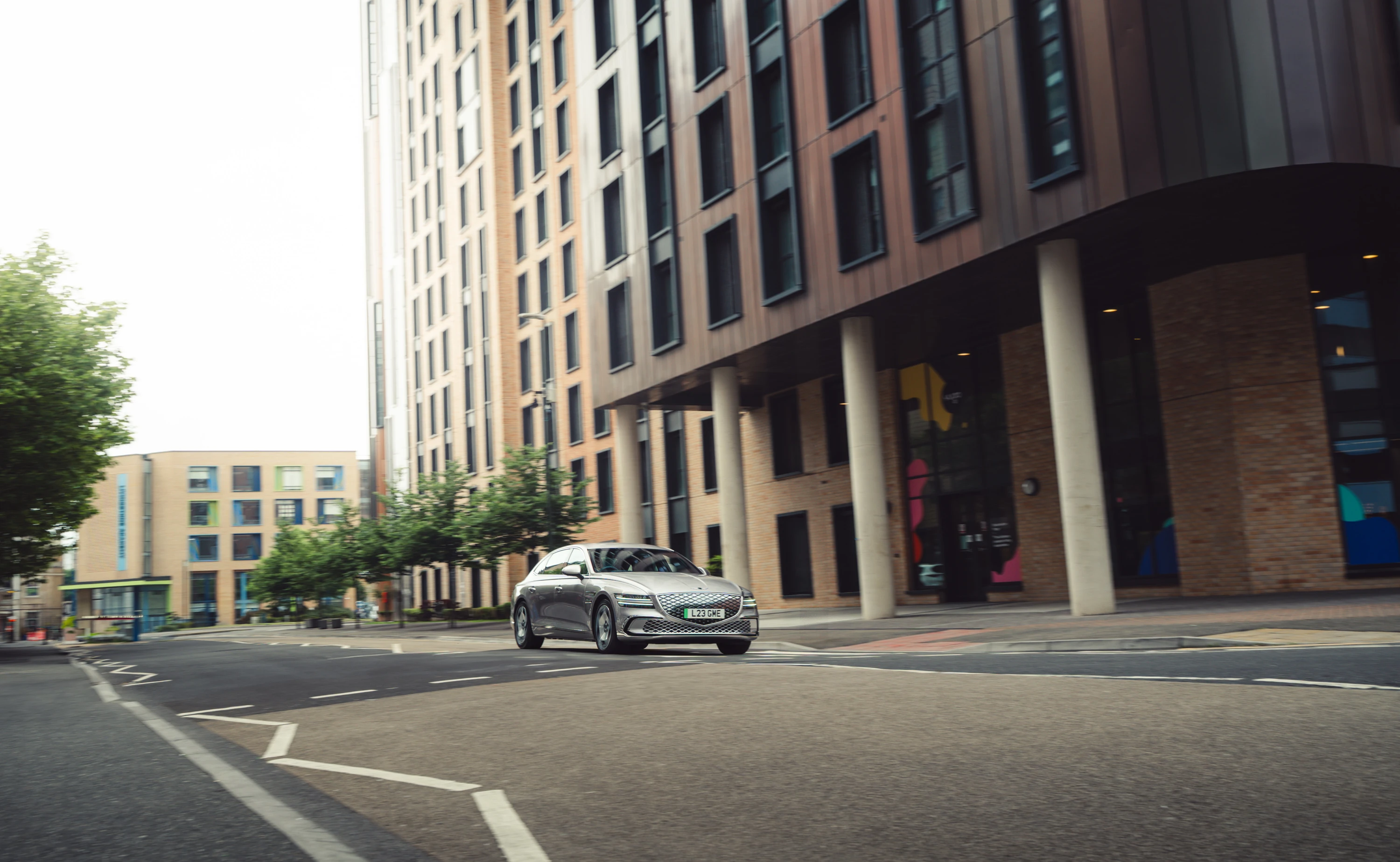 Genesis G80 Electrified AWD 87kWh exterior view