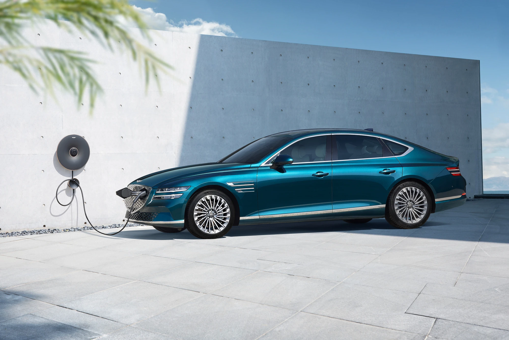 Genesis G80 Electrified AWD 87kWh charging view