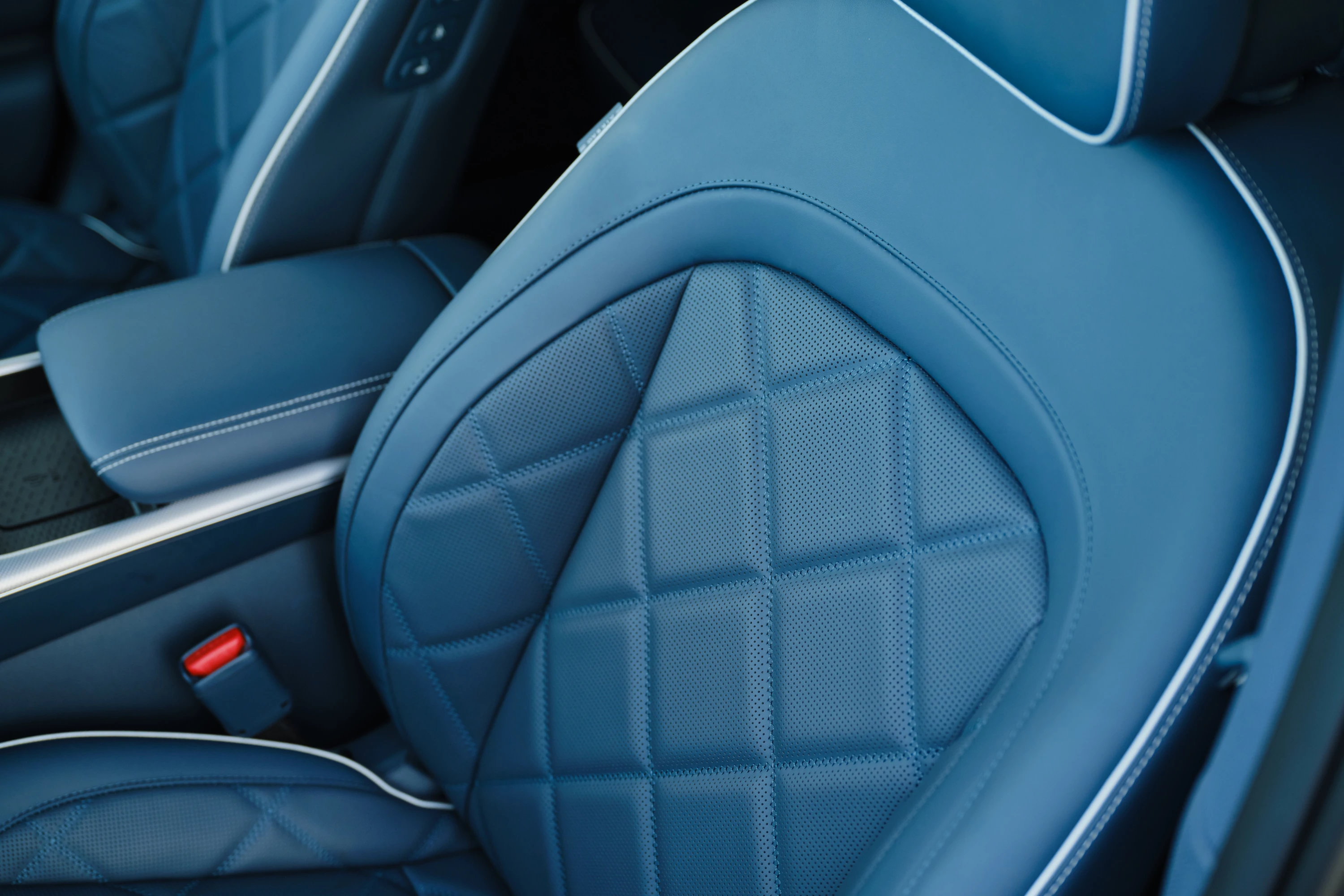Genesis GV60 2026 AWD frontseats view