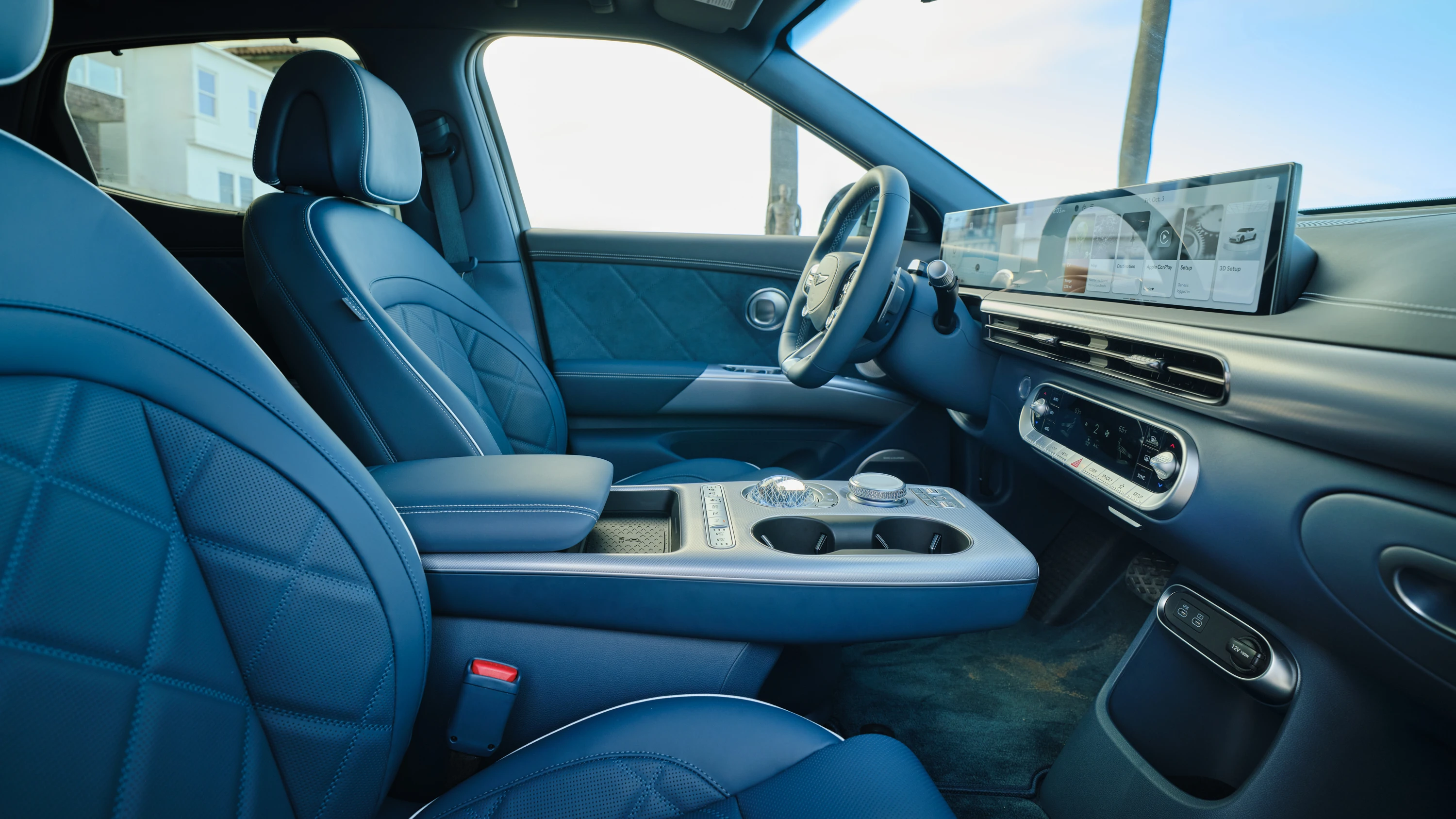 Genesis GV60 2026 RWD frontseats view