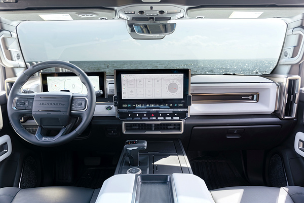 GMC Hummer EV Edition 1 Pickup screens view