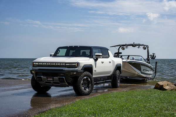 GMC Hummer EV Edition 1 Pickup trailer view