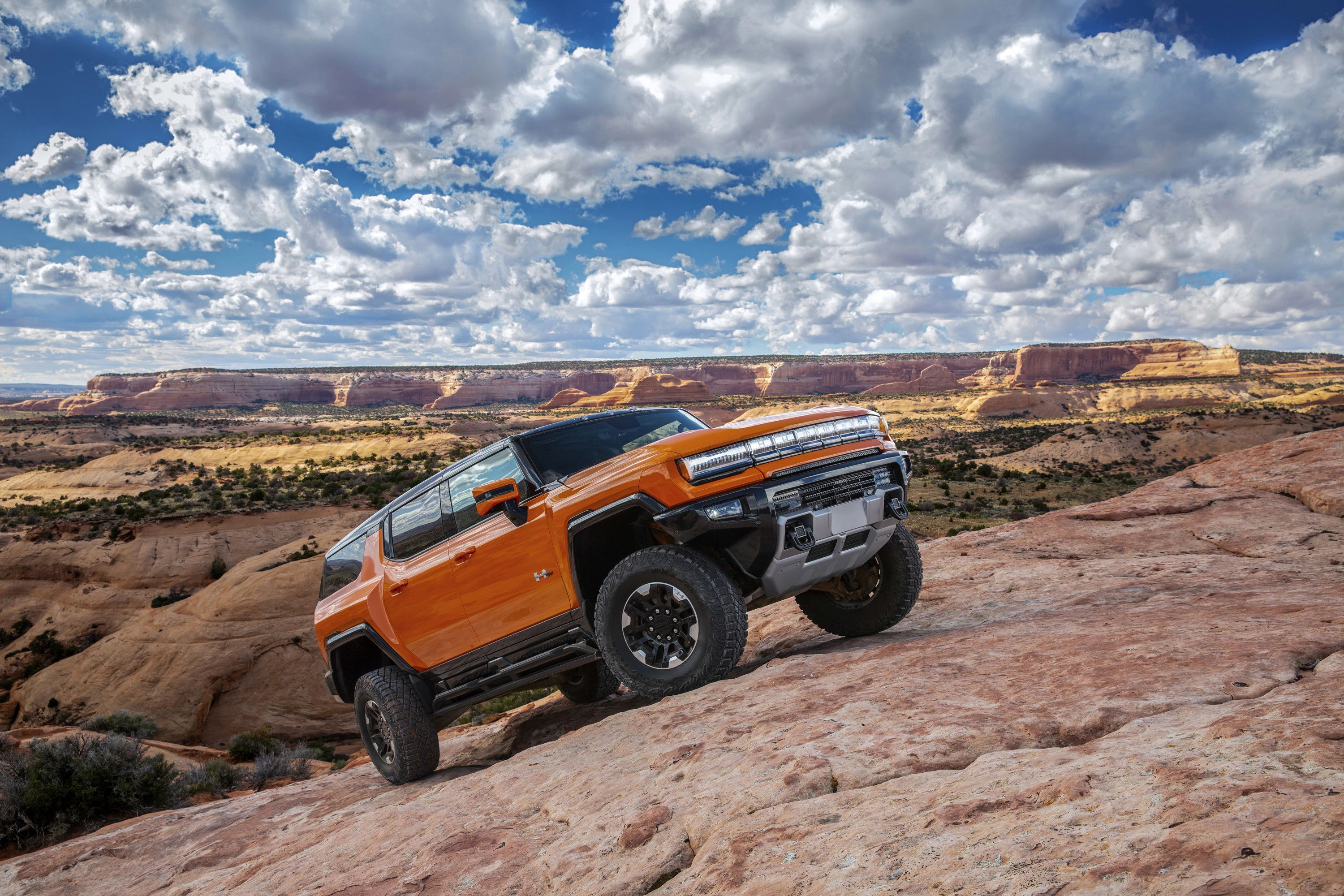 GMC Hummer EV SUV 2x exterior view
