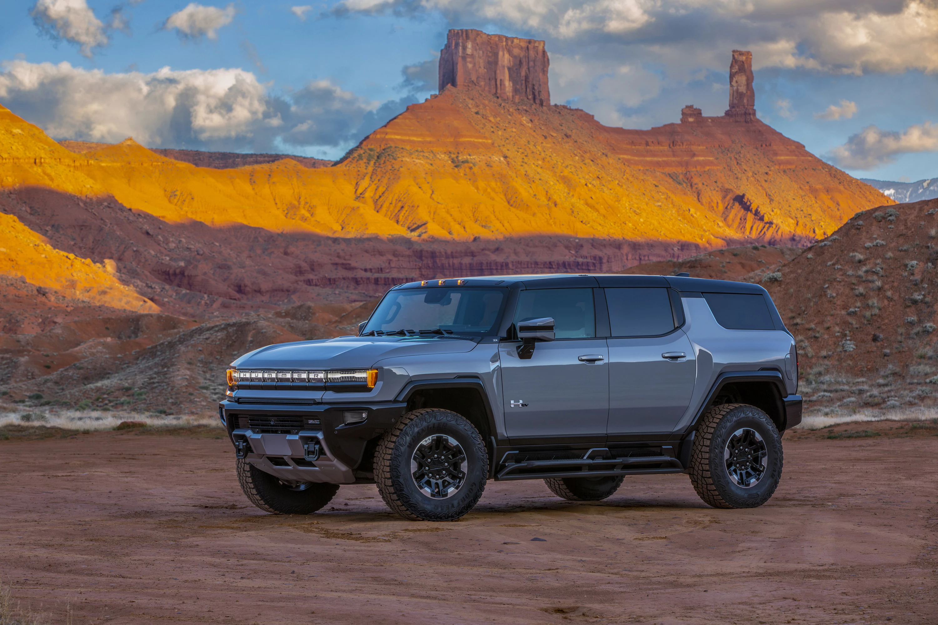 GMC Hummer EV SUV 2x exterior view