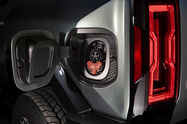 GMC Hummer EV SUV 2x chargeport view