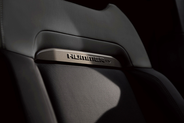 GMC Hummer EV SUV 2x details view