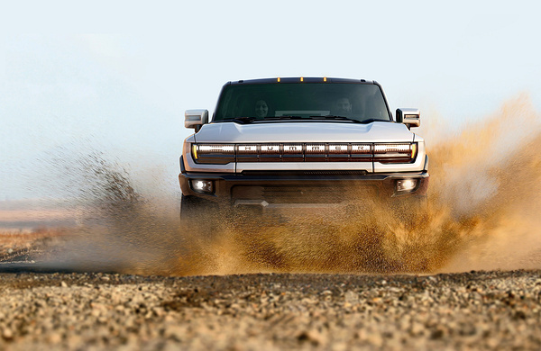 GMC Hummer EV SUV 2x dynamic view