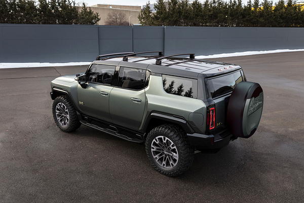 GMC Hummer EV SUV 2x exterior view
