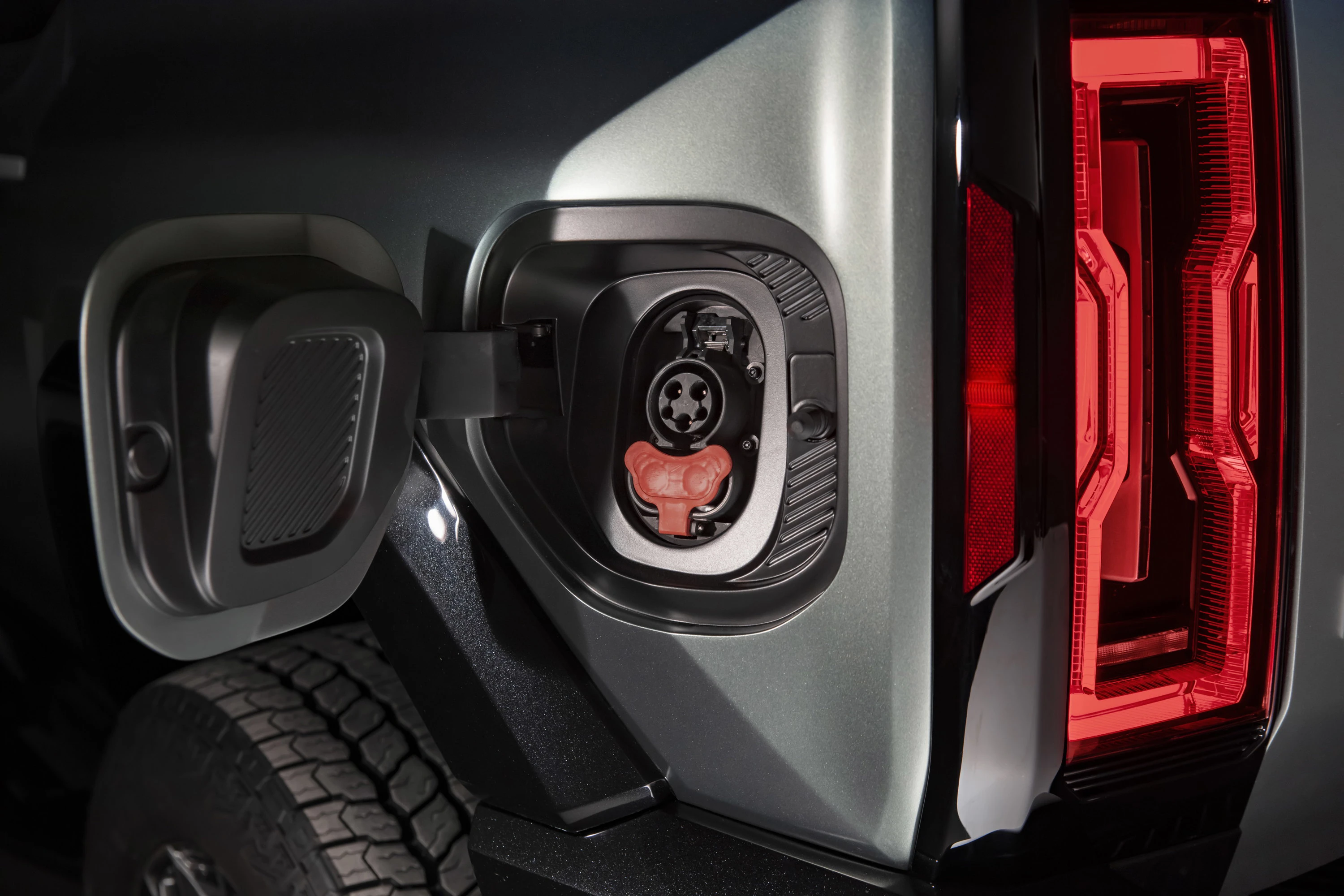 GMC Hummer EV SUV 3x chargeport view