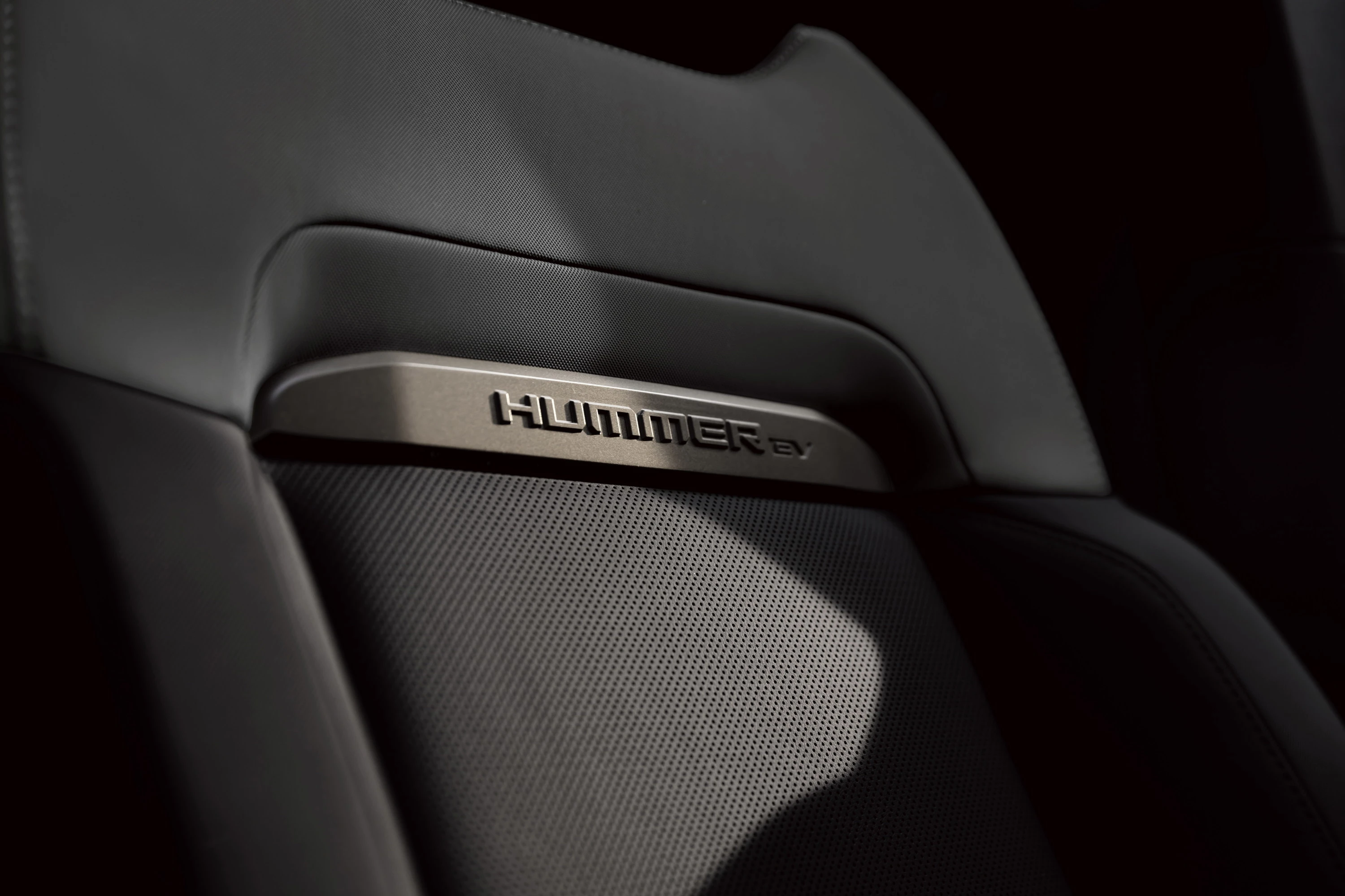 GMC Hummer EV SUV 3x details view