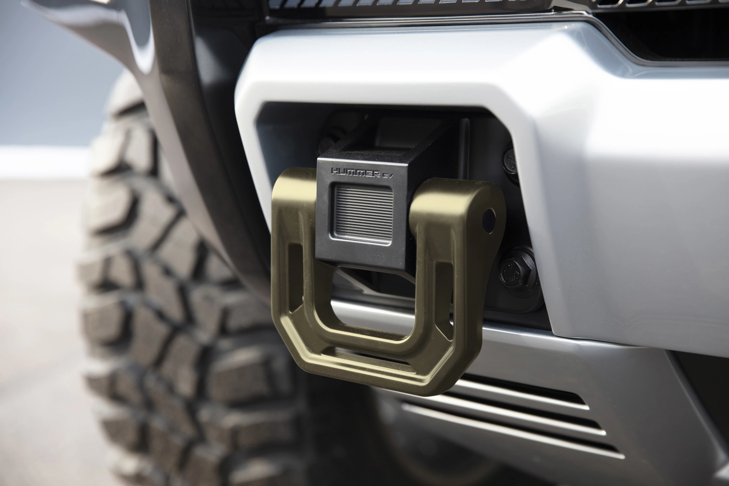 GMC Hummer EV SUV 3x details view