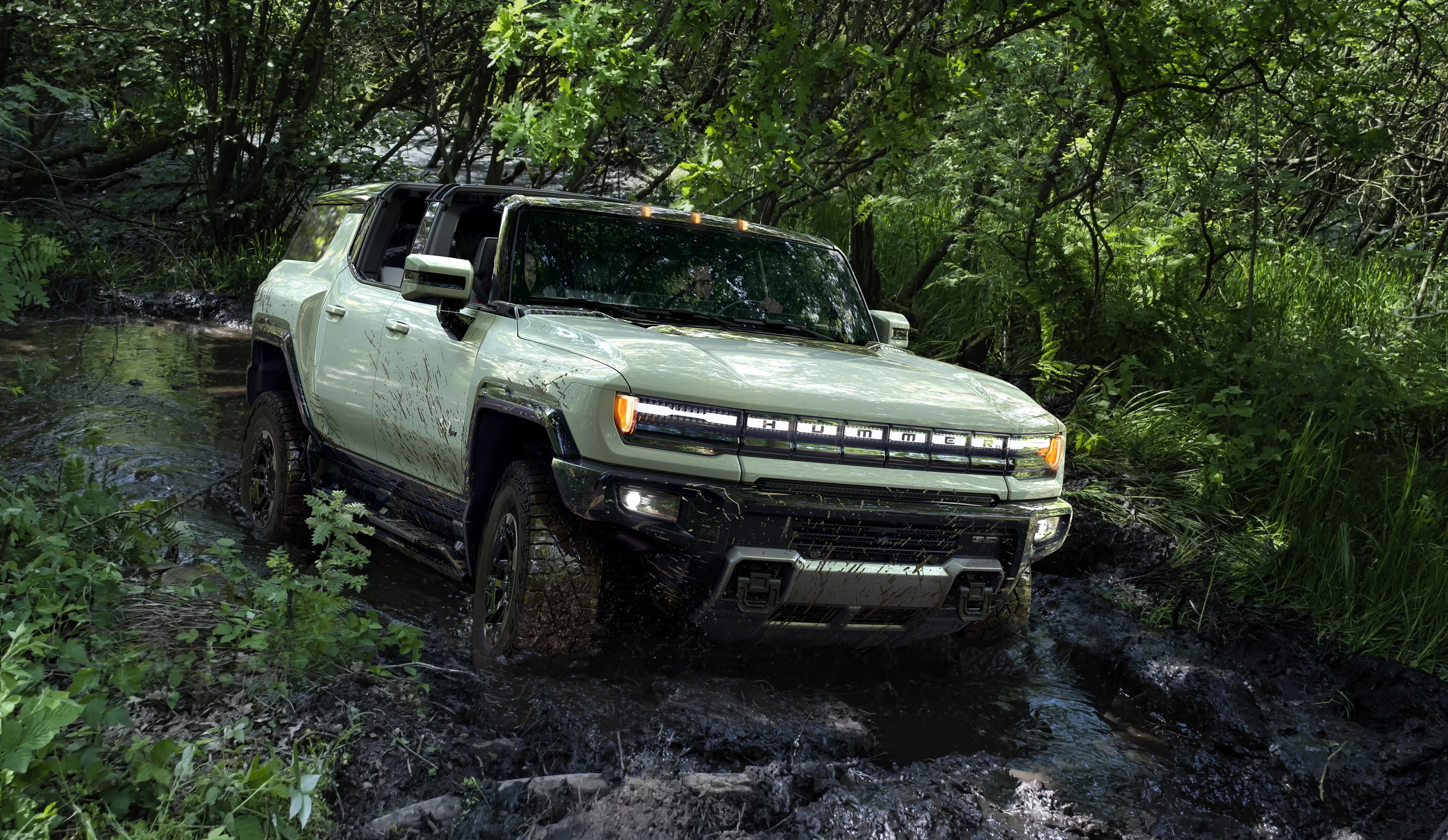 GMC Hummer EV SUV 3x dynamic view