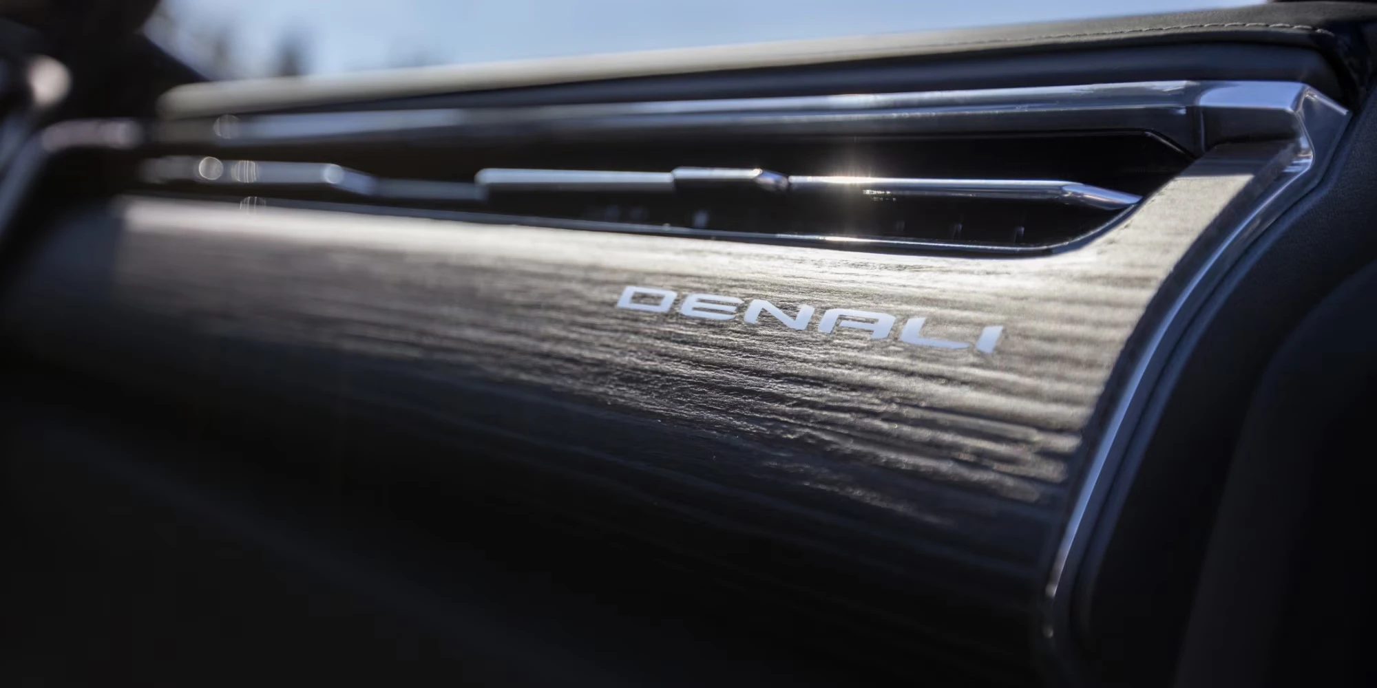 GMC Sierra EV Denali Edition 1 details view