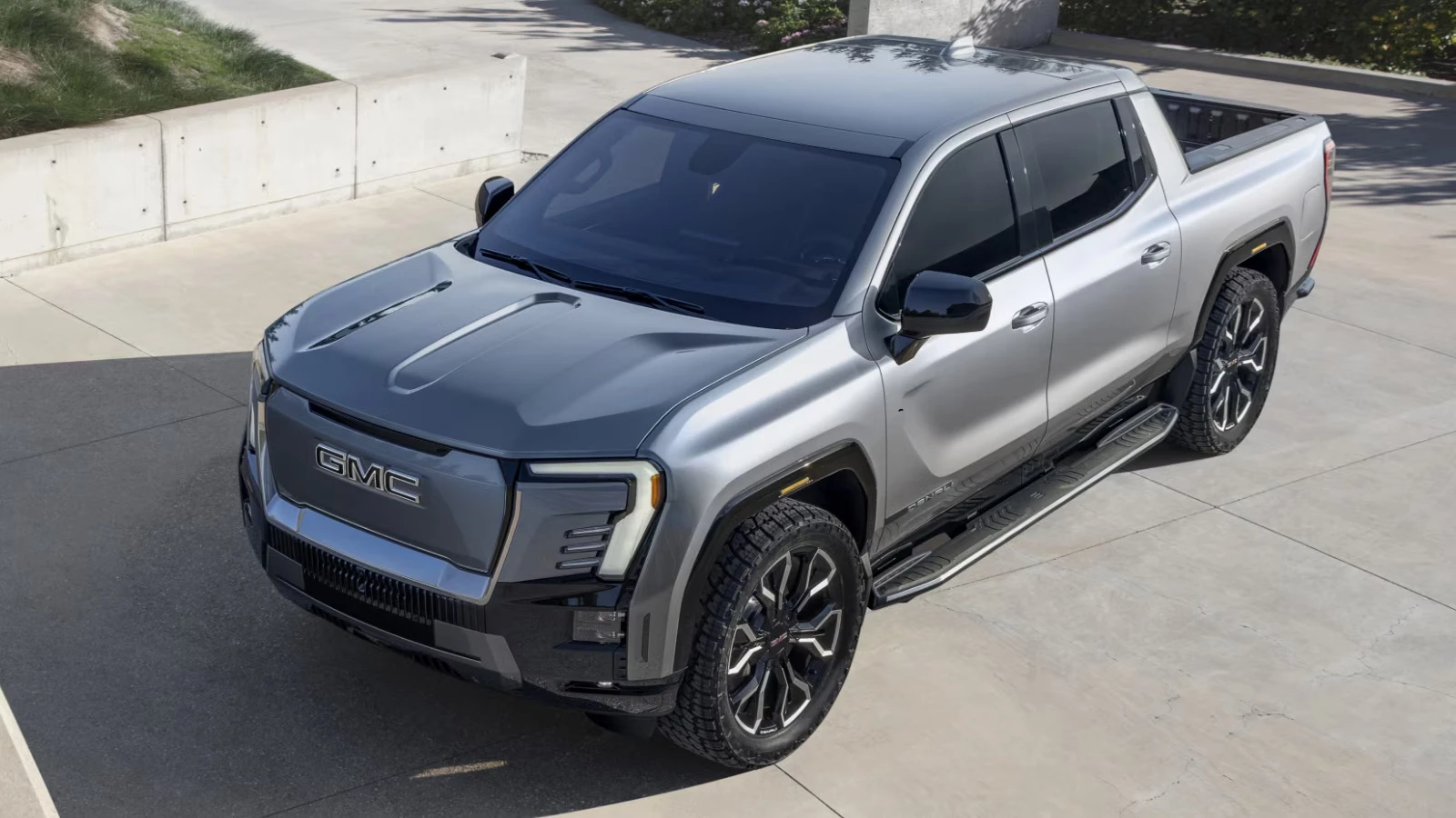 GMC Sierra EV Denali Edition 1 exterior view