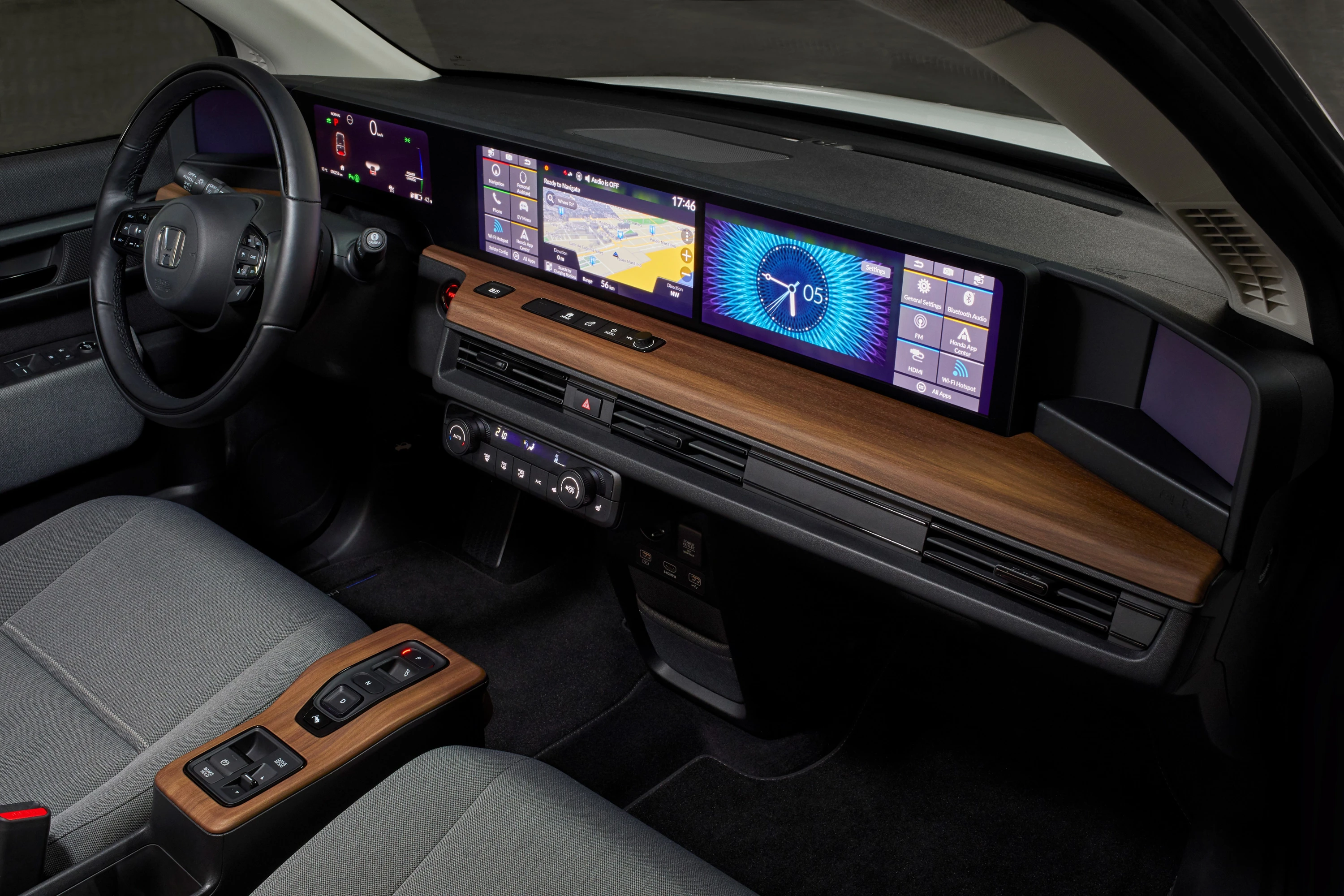 Honda e Advance screens view