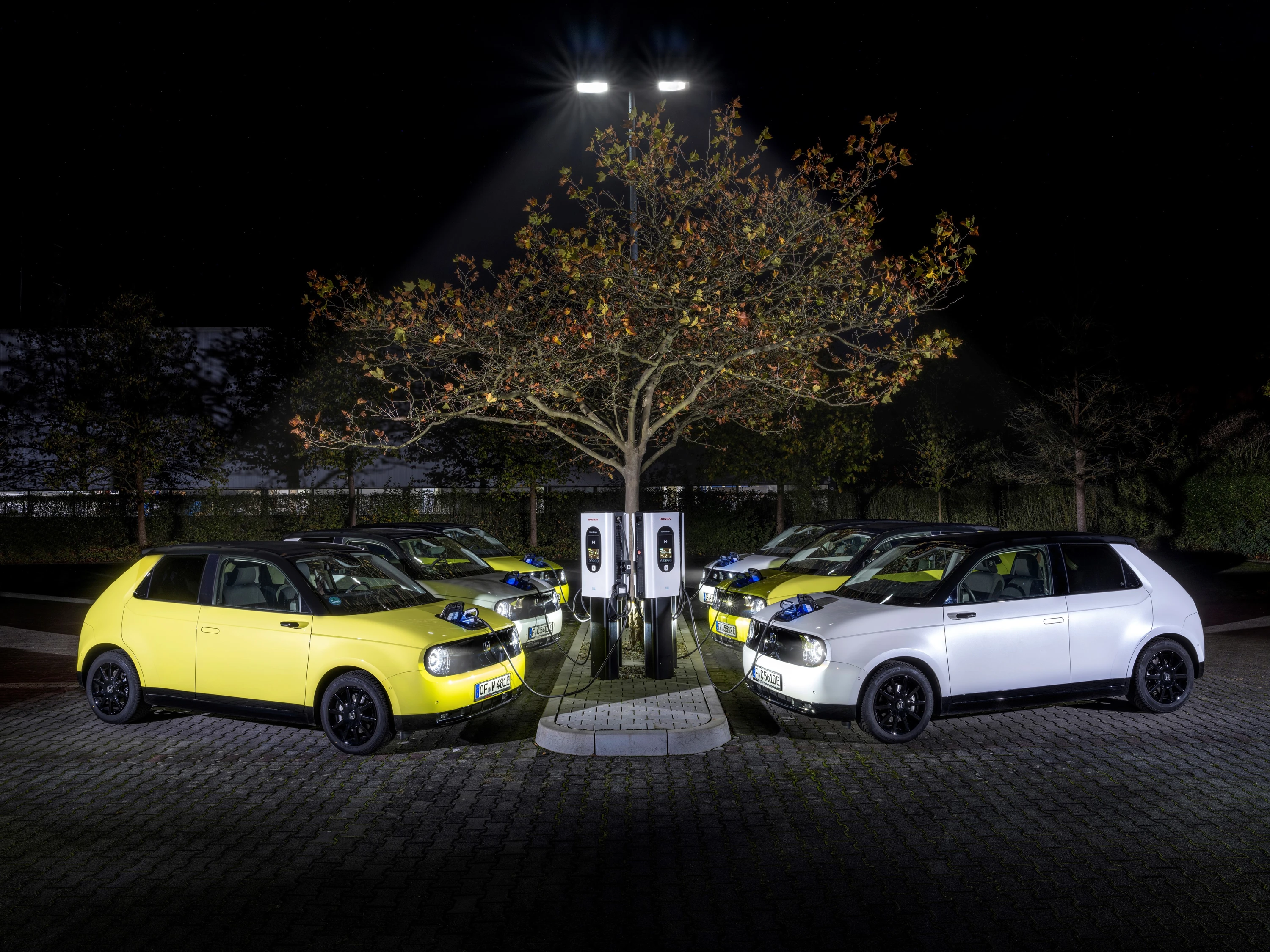 Honda e Advance charging view